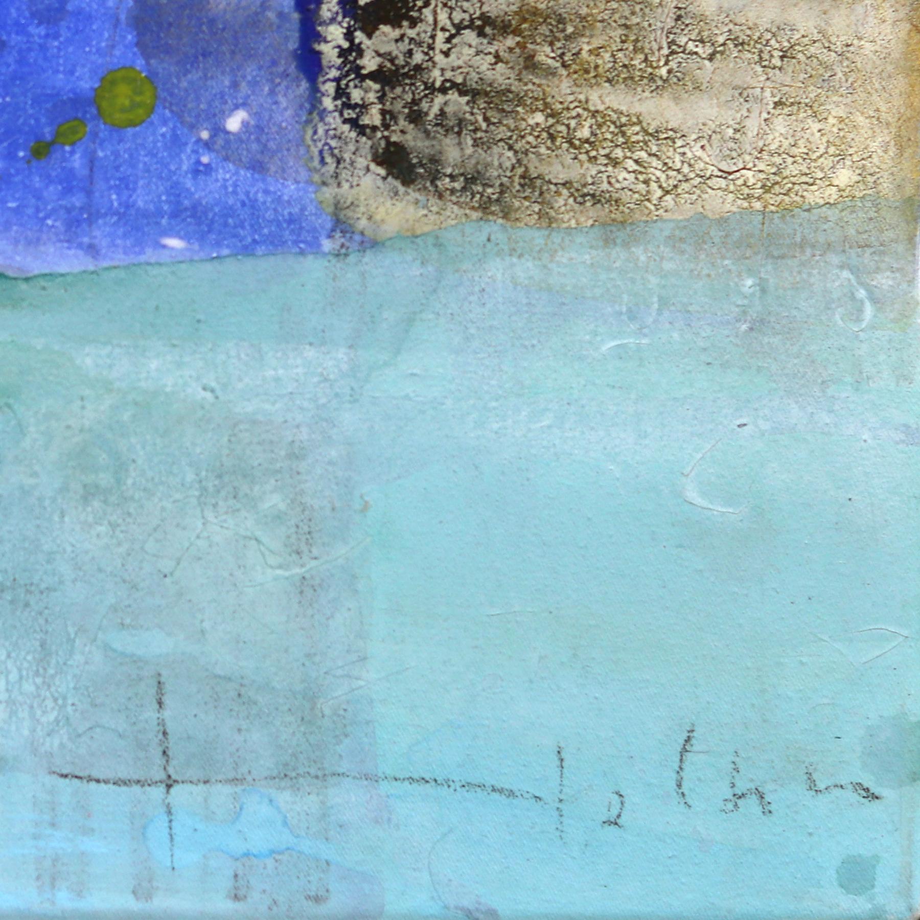 Lago de montaña - Paisaje abstracto en capas de color azul en venta 4