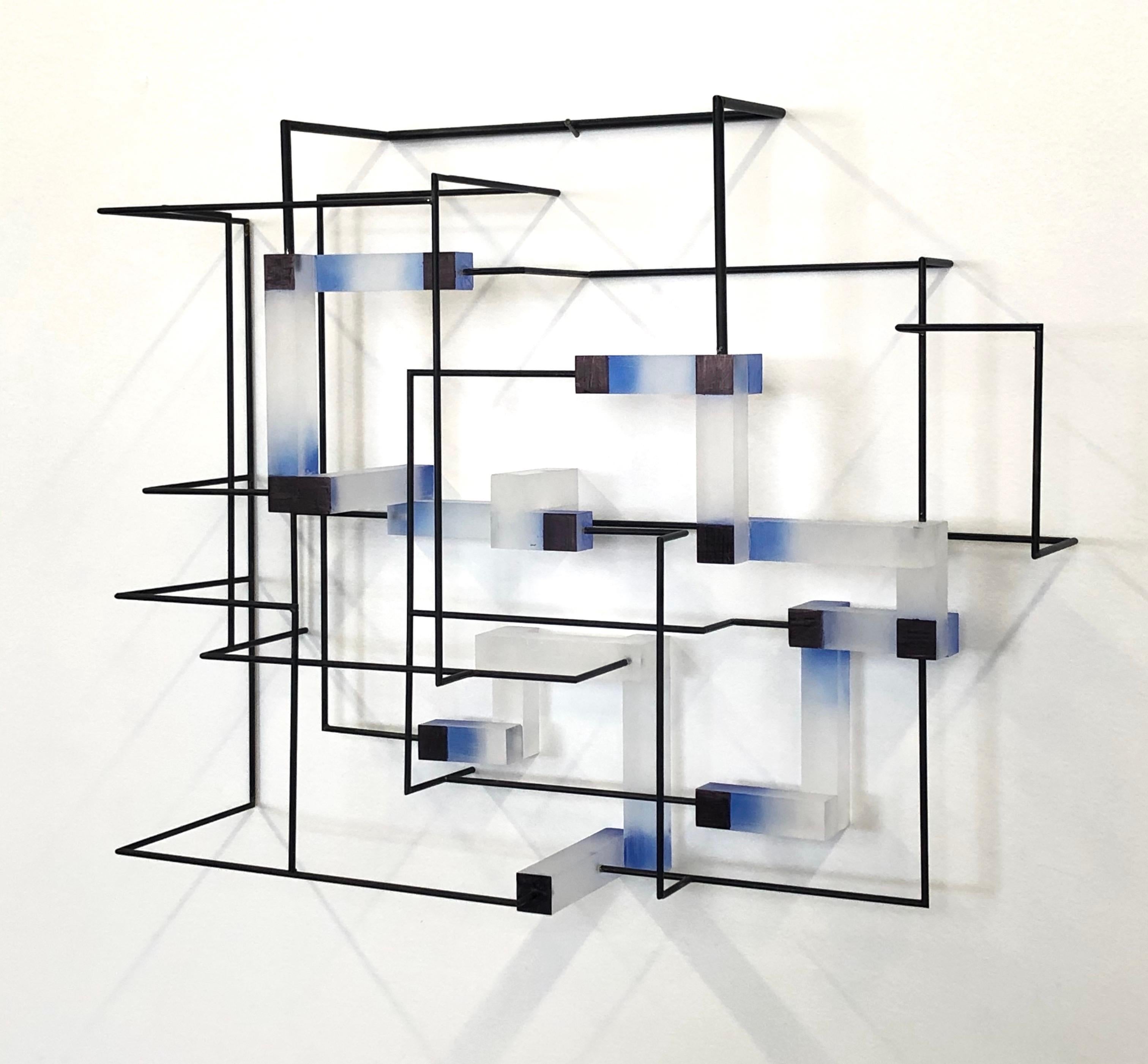 Zeitgenössische moderne abstrakte geometrische Skulptur in Blau – Sculpture von Greg Chann