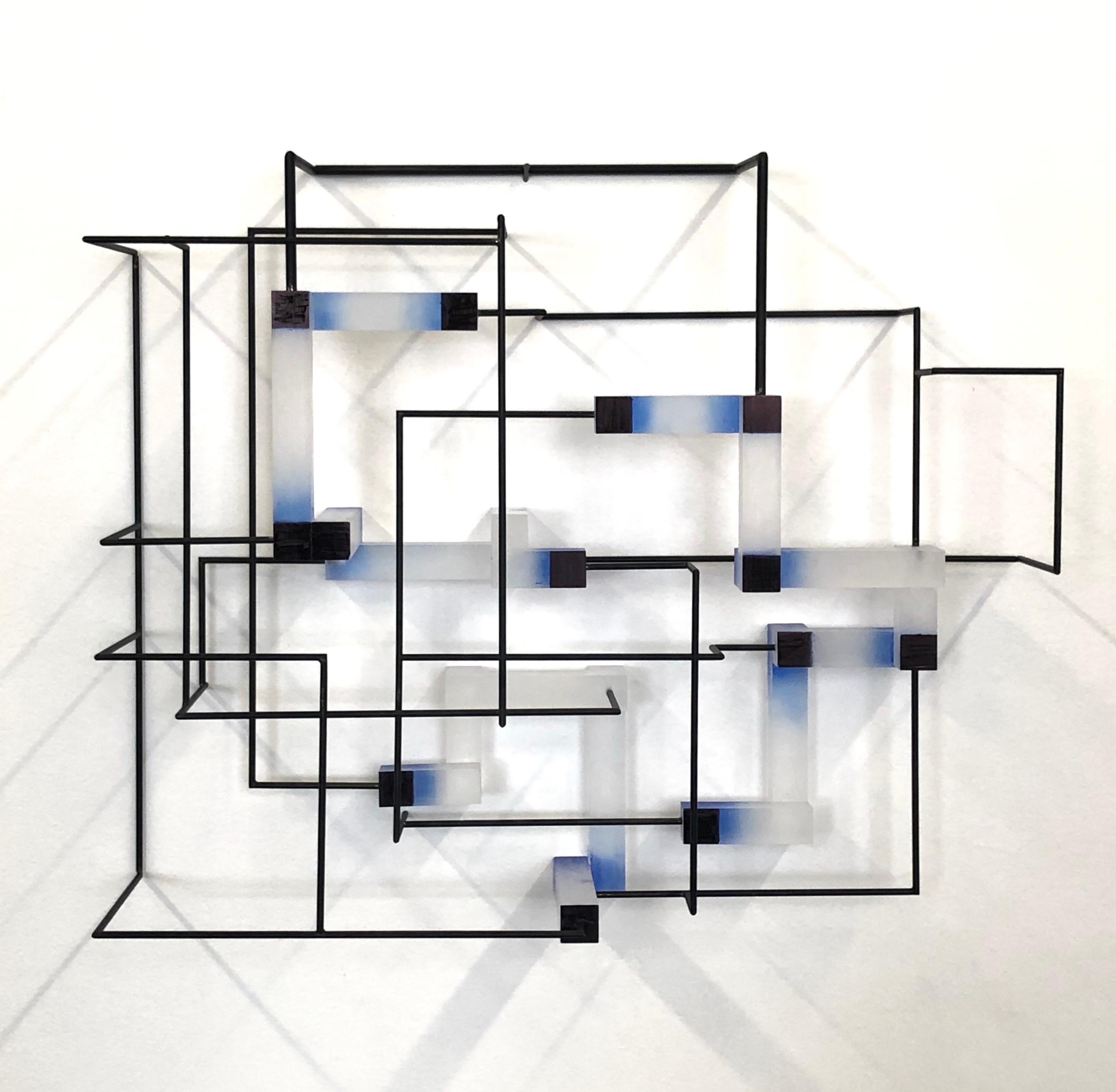 Greg Chann Abstract Sculpture – Zeitgenössische moderne abstrakte geometrische Skulptur in Blau