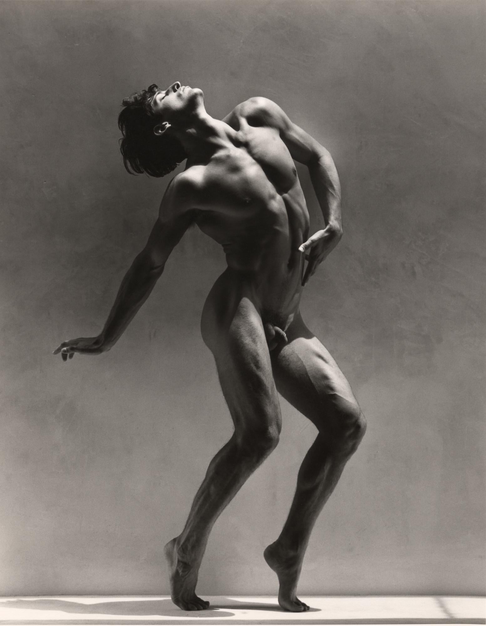 Greg Gorman Black and White Photograph – Tony Ward Figure-Serie #2, 21. Jahrhundert, Zeitgenössisch, Celebrity, Fotografie
