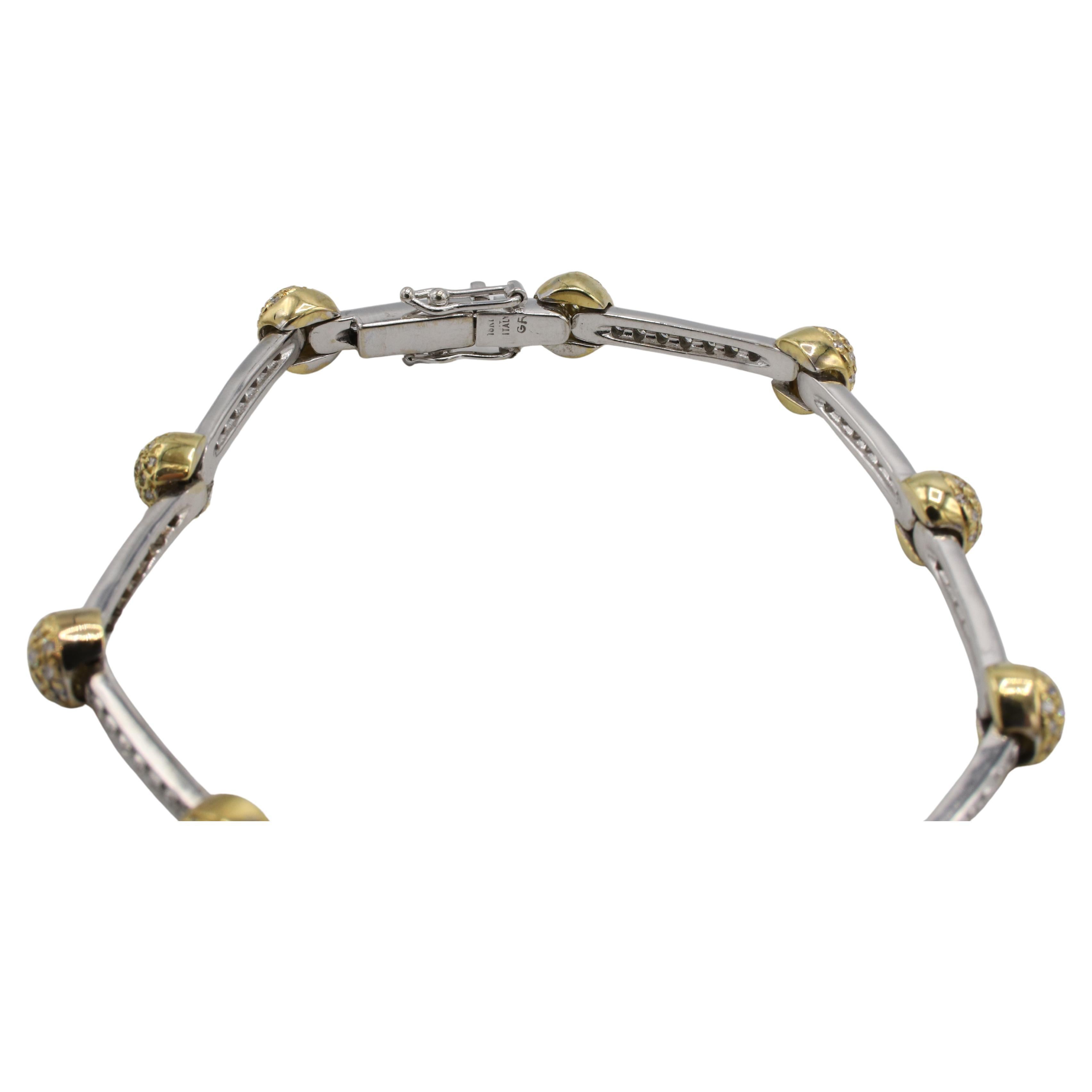 Gregg Ruth 18 Karat zweifarbiges Gold Natürliches Diamant-Tennisarmband mit natürlichen Diamanten (Rundschliff) im Angebot