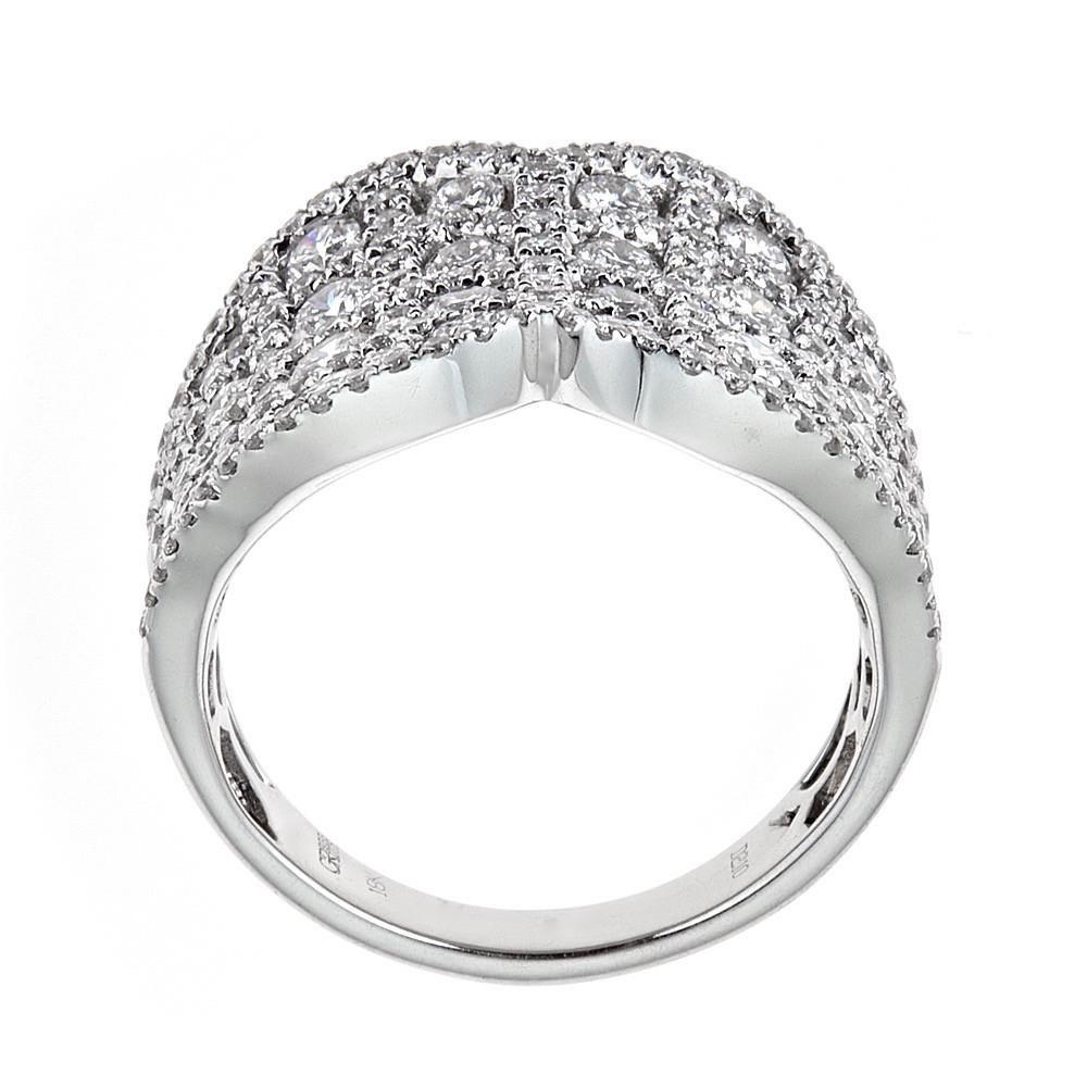 Gregg Ruth 18 Karat White Gold 2.10 Carat Diamond Fine Engagement Ring Size 6.2

This fine ring from renowned designer Gregg Ruth is handcrafted in 18K white gold and set with 2.10 carats in round-cut diamonds.

Gold Purity: 18 Karat
Gold Type: