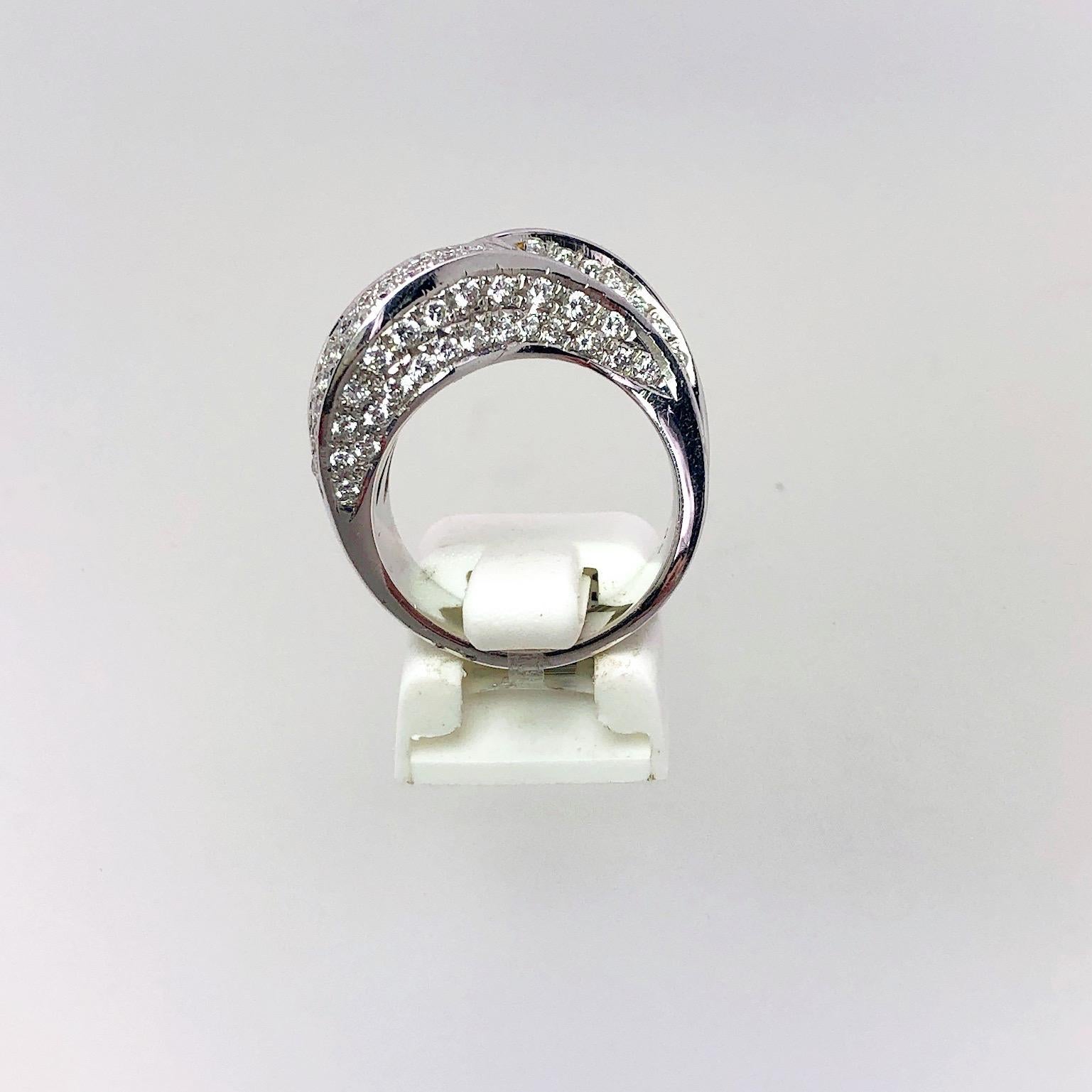 Gregg Ruth 18 Karat White Gold and 1.95 Carat Diamond Double Wave Ring For Sale 3