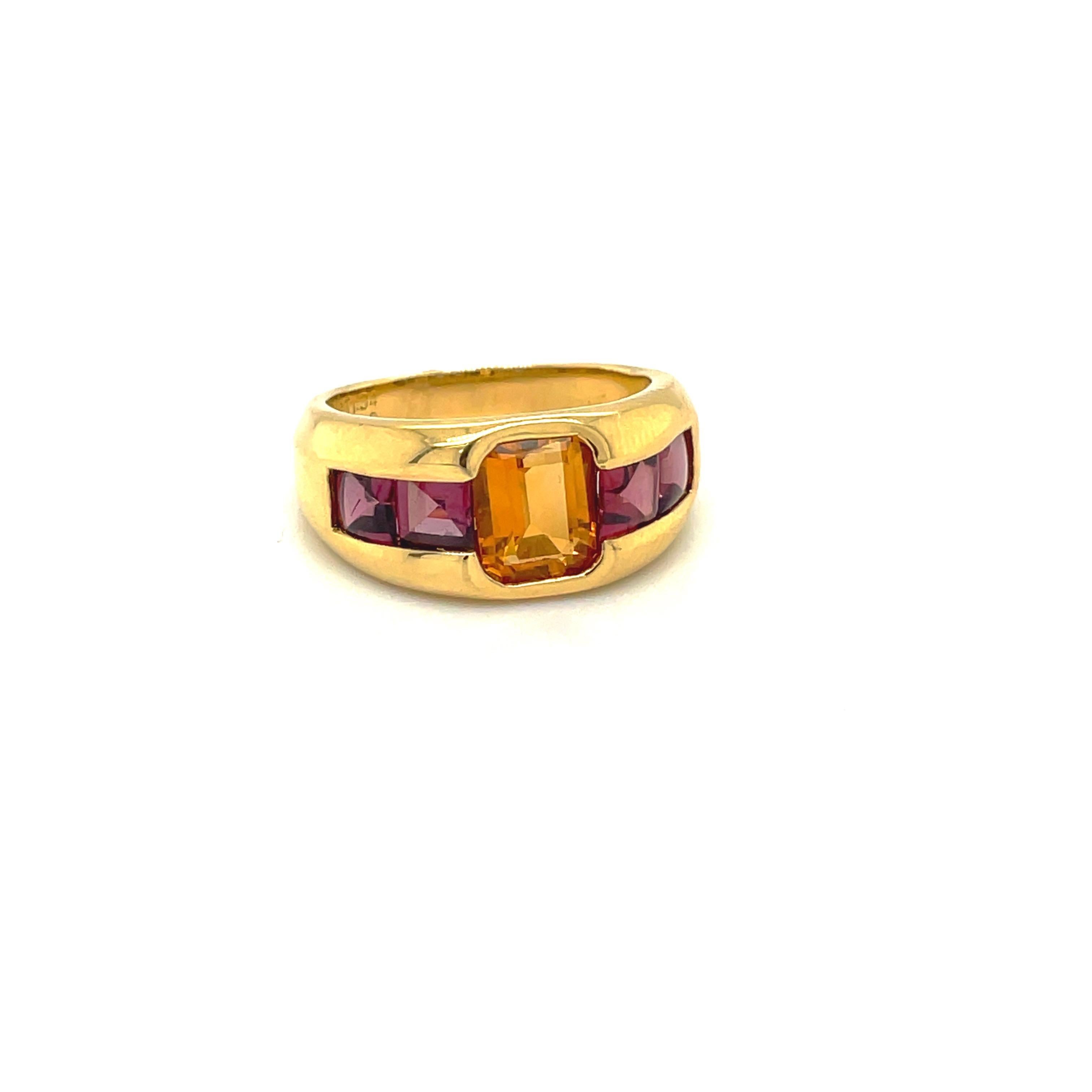 Women's or Men's Gregg Ruth 18KT Yellow Gold Ring with 1.34Ct. Citrine Center & 1.59Ct. Rhodolite For Sale