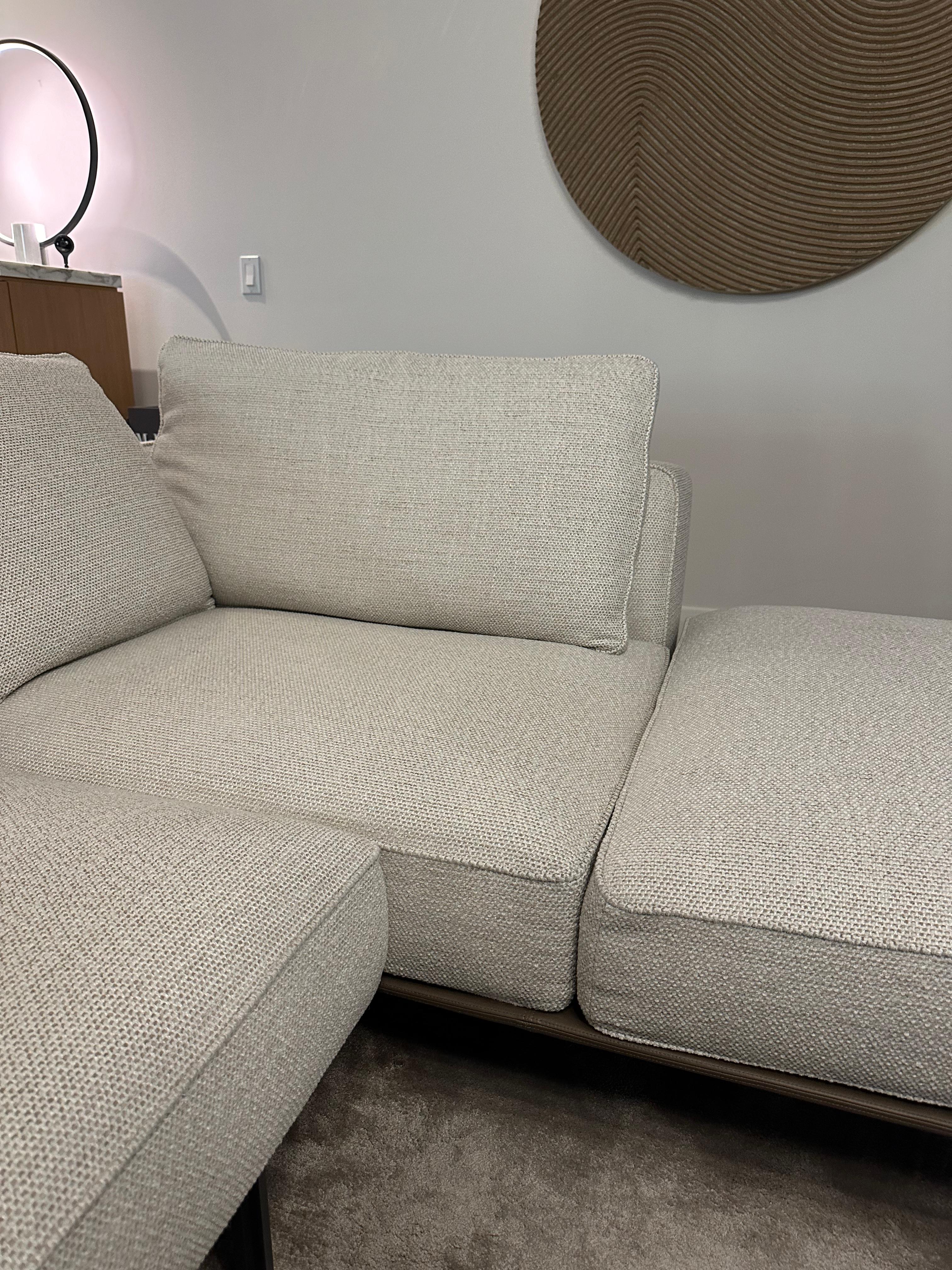 Gregor Sofa – Fabric Cat.Z  by Molteni&C, Imported from Italy In Excellent Condition For Sale In Montréal, CA