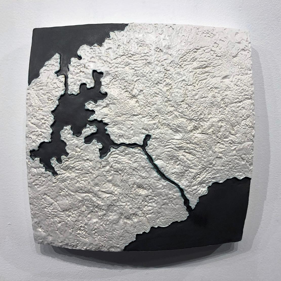 "Choke II: Isthmus of Panama & Canal (Panama)" - ceramic - map - black & white - Sculpture by Gregor Turk