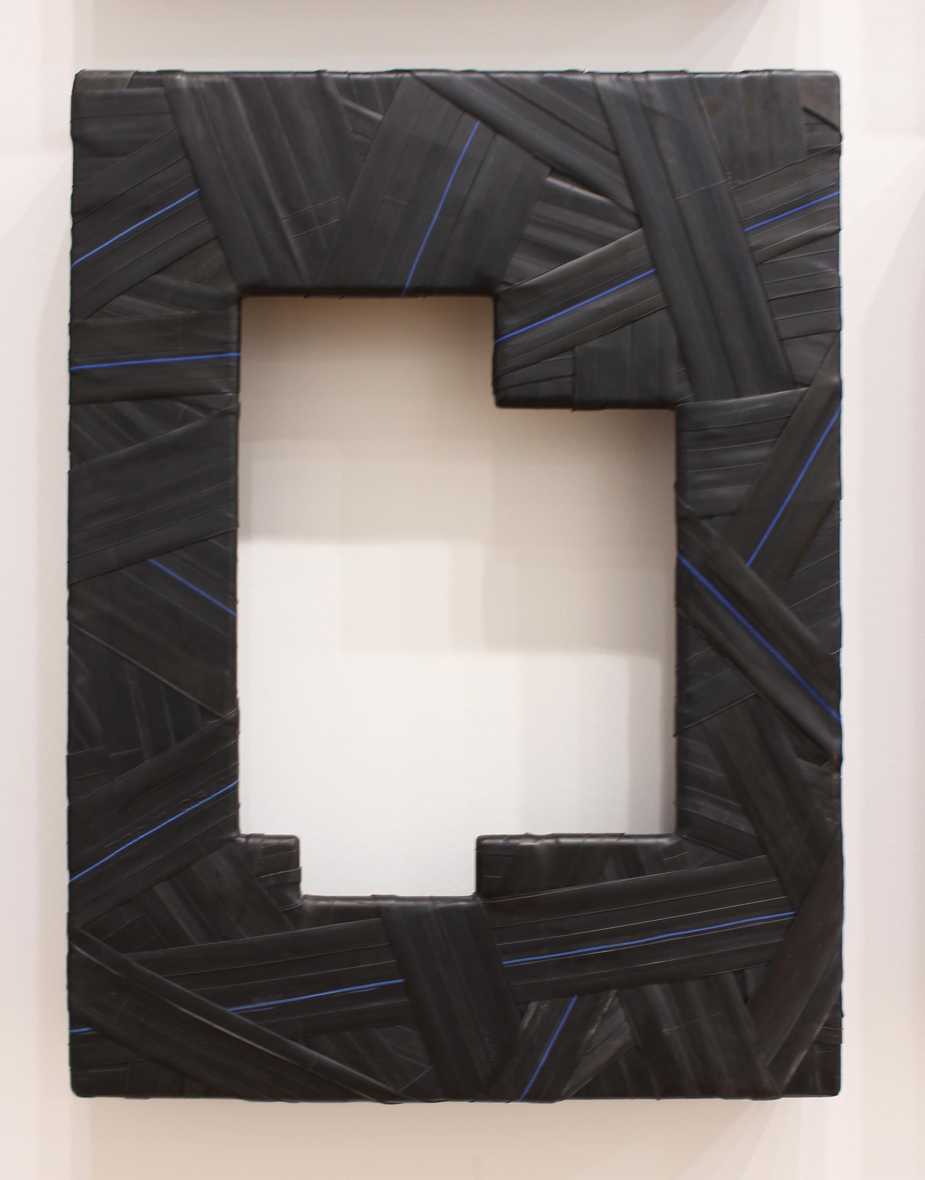 "Trace  #9" - wall sculpture - black - architecture - wrapped - rubber - Christo