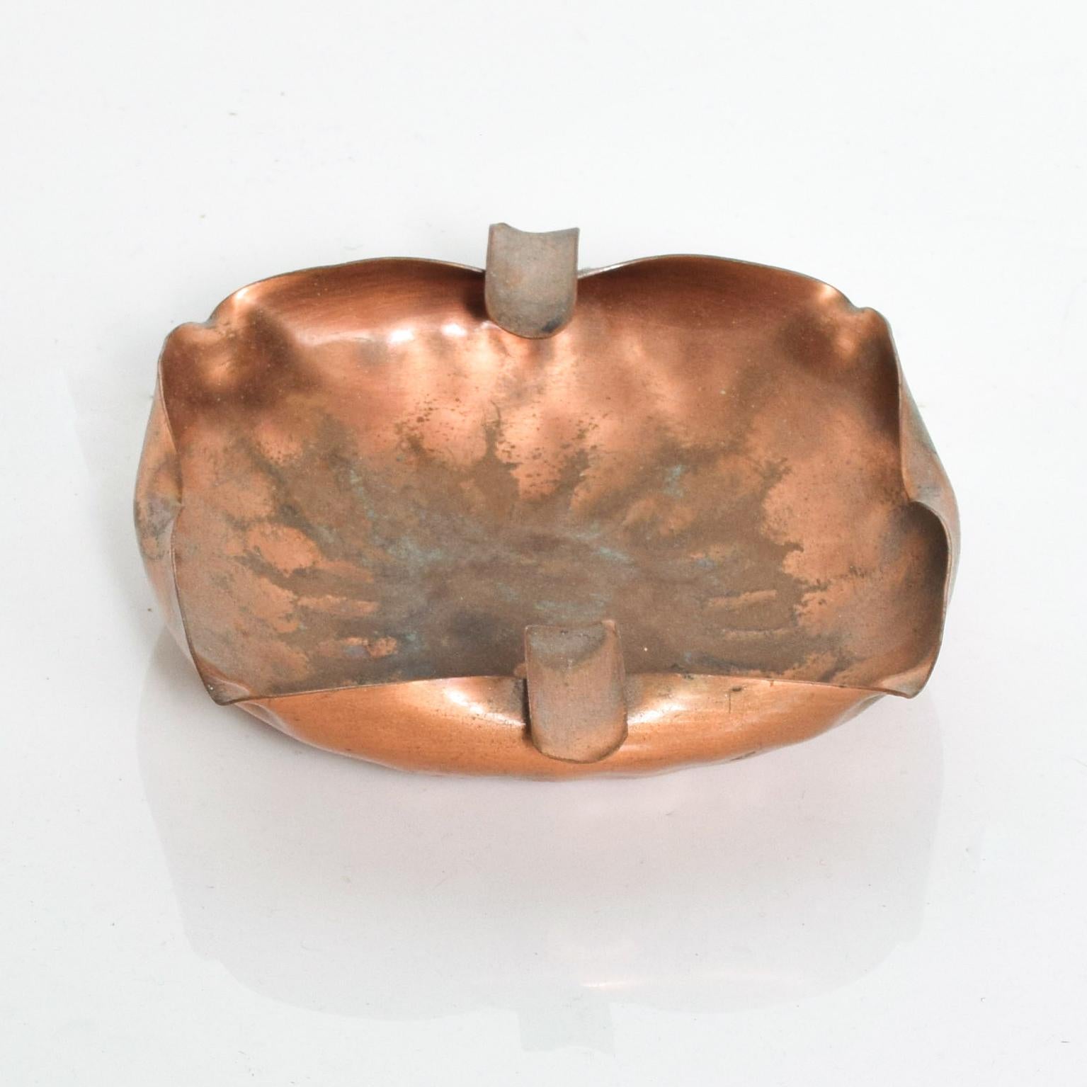 American Gregorian Hammered Copper Ashtray Mid-Century Modern