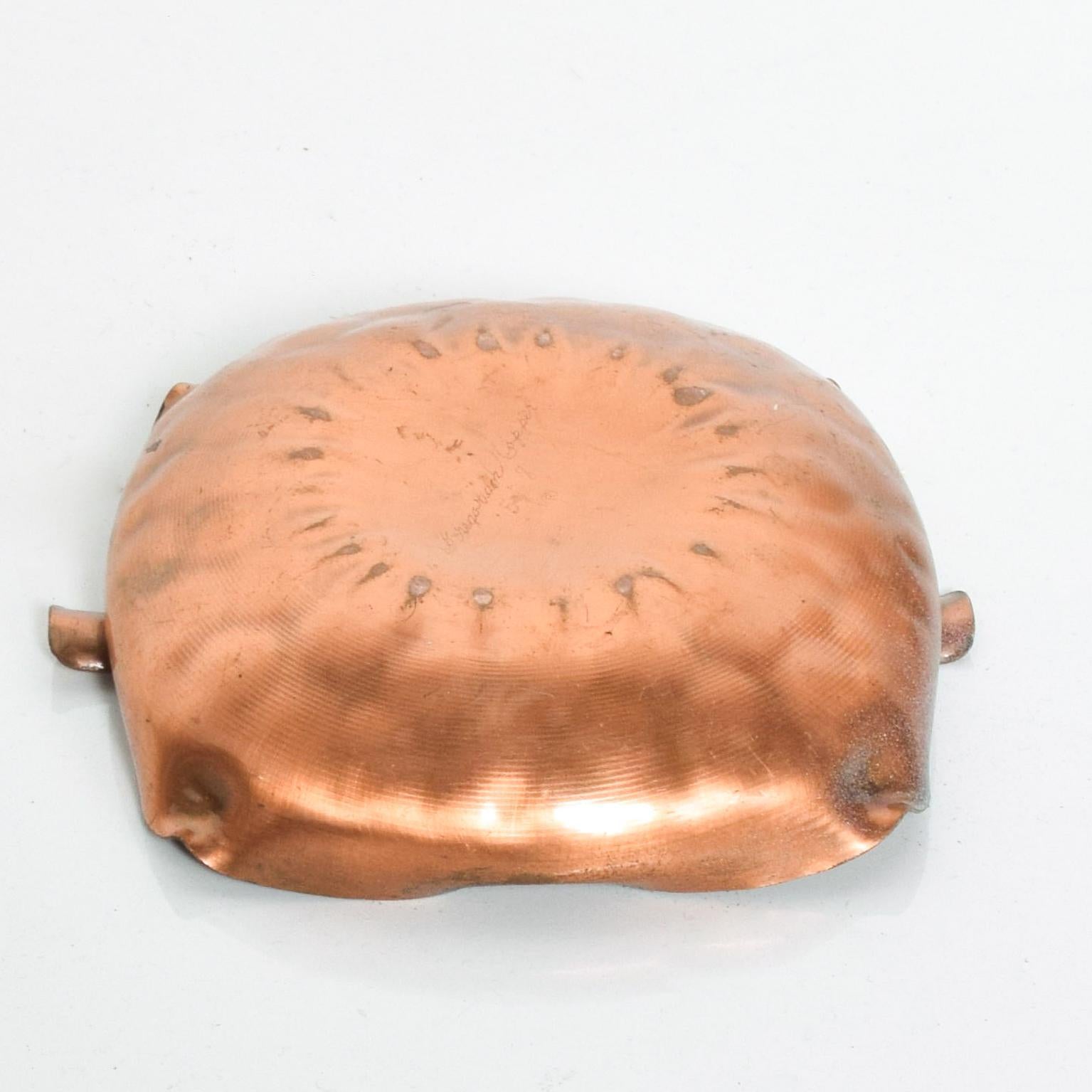 Mid-20th Century Gregorian Hammered Copper Ashtray Mid-Century Modern