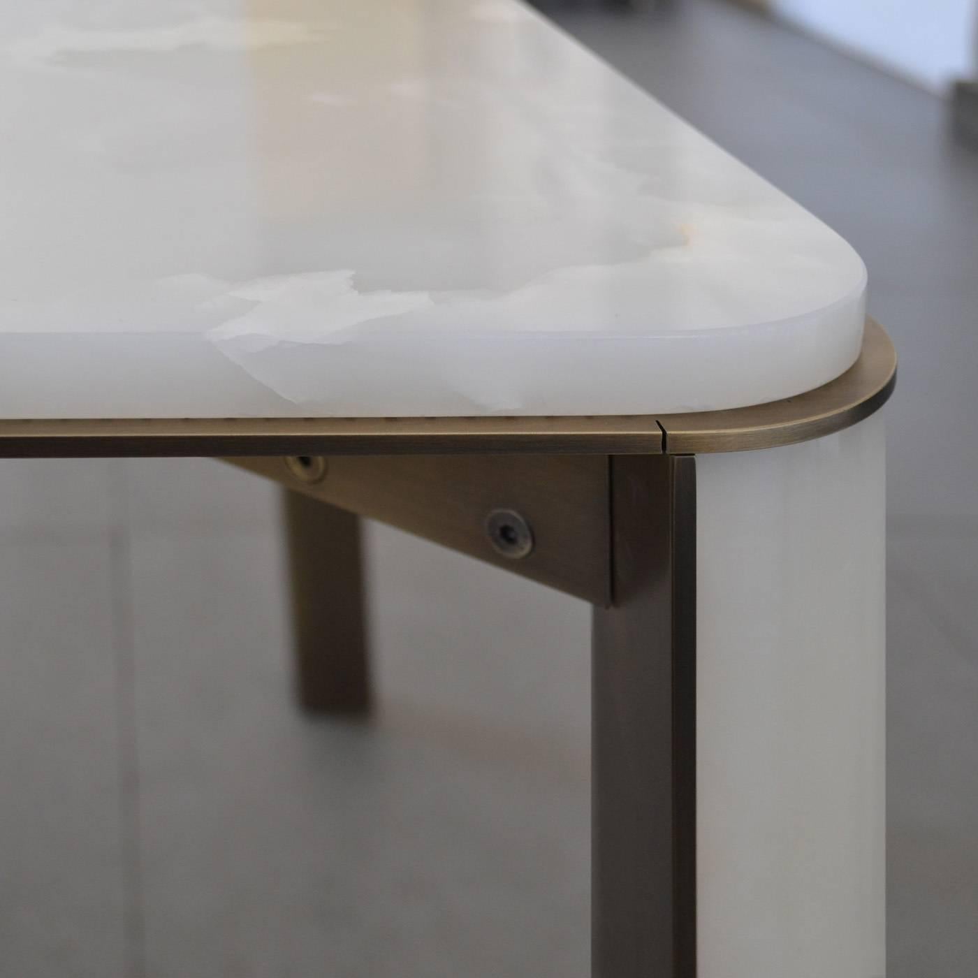 Contemporary Gregorio Dining Table