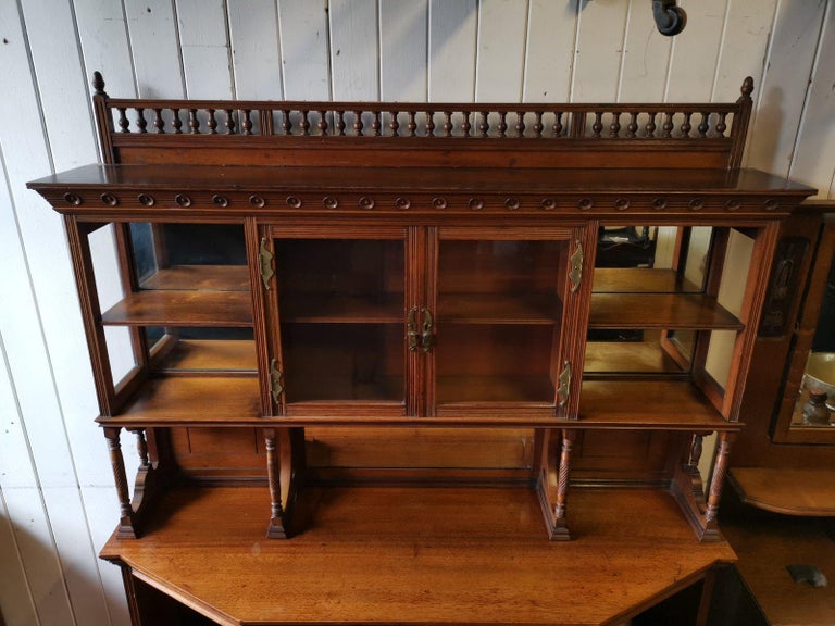 Gregory & Co, H W Batley Attri, an English Walnut Aesthetic Movement Sideboard In Good Condition For Sale In London, GB