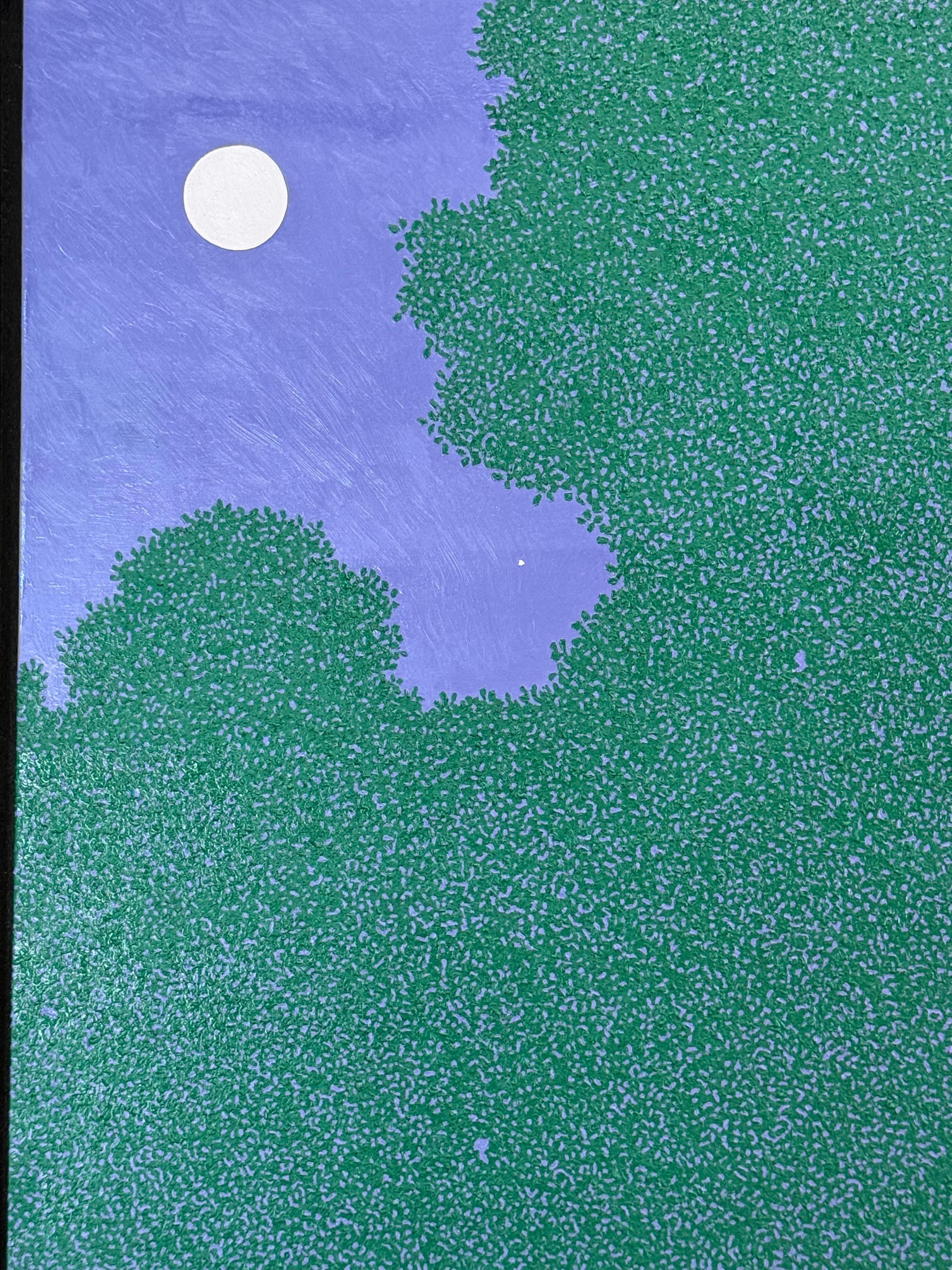 Le ciel nocturne vu au-dessus des arbres de la forêt de la maison de Hennen à Wyatt Mountain, en Virginie, est le sujet de ce paysage contemporain riche et très détaillé peint à l'huile sur panneau. Le ciel nocturne est illuminé par la pleine lune