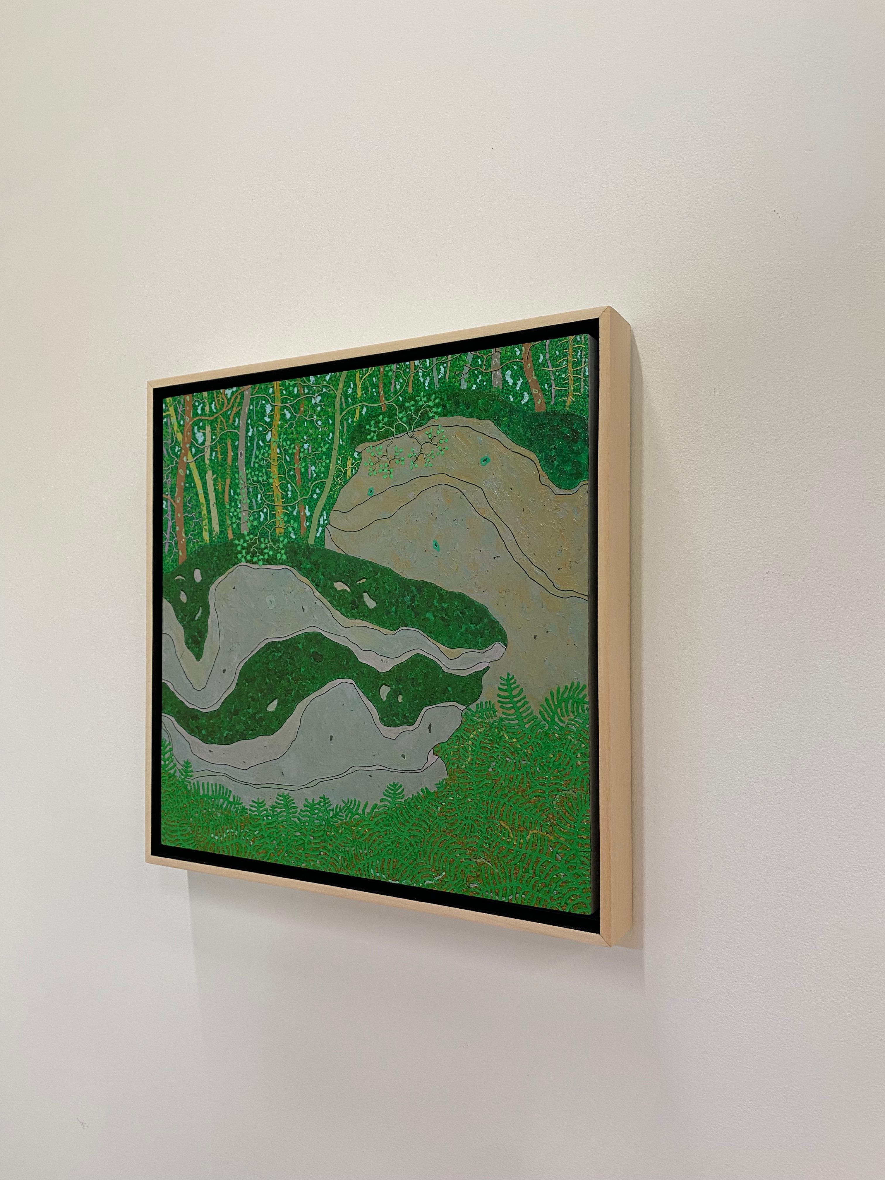 Cantos rodados cubiertos de musgo Agosto - Árboles verdes Paisaje forestal de verano, 2014 en venta 8