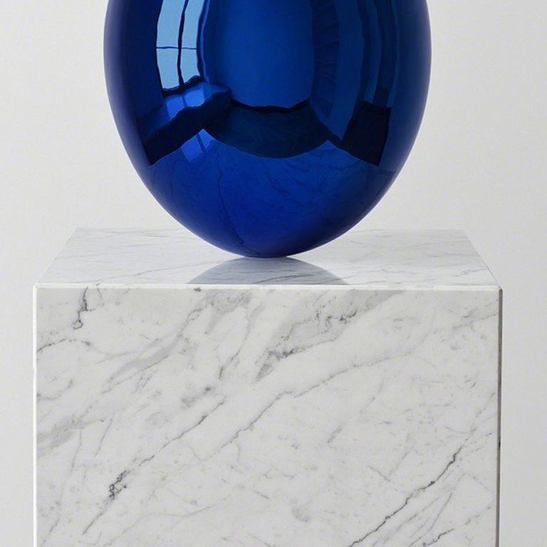 Gregory Orekhov – Mein Ei – Monumentale Skulptur im Angebot 1