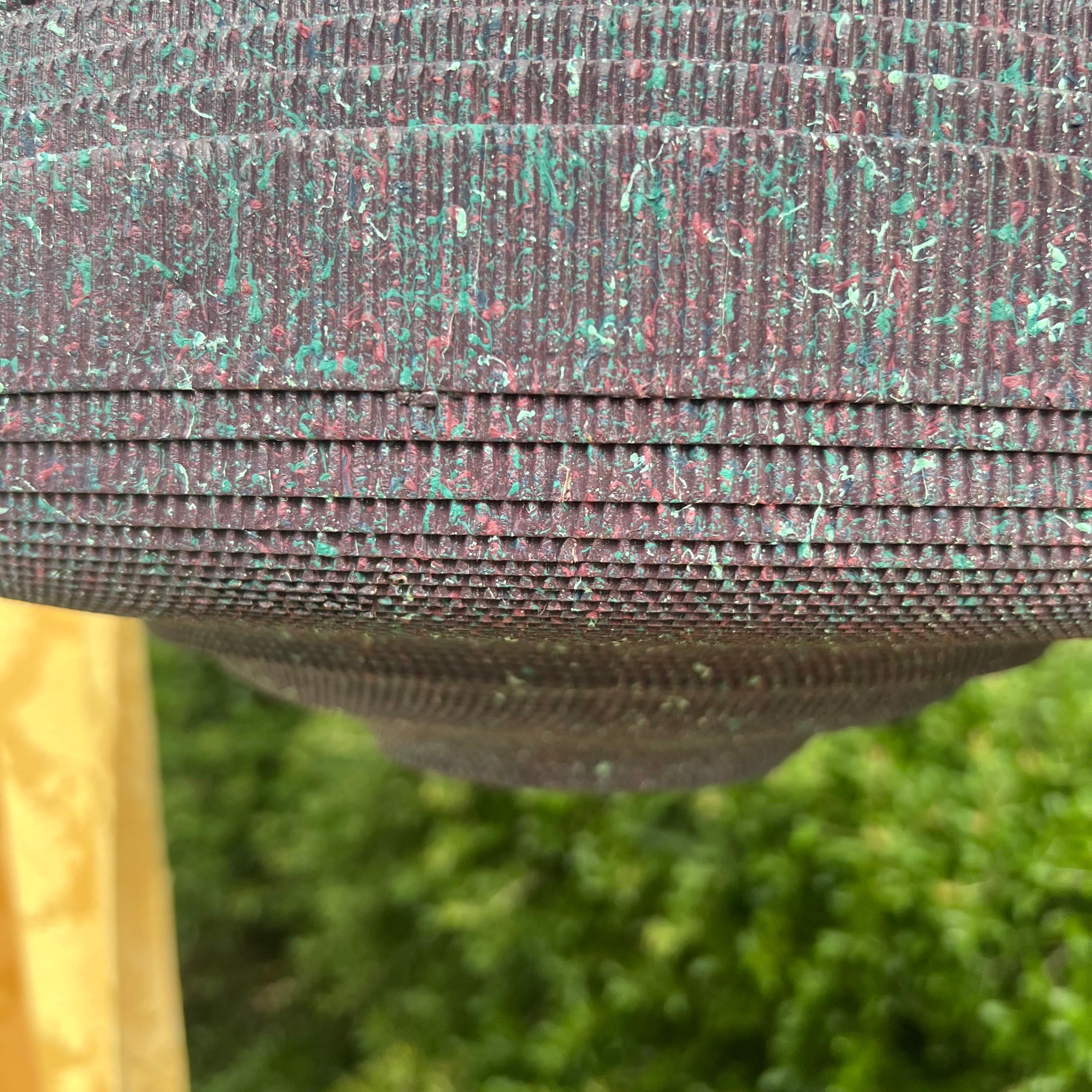Gregory A van Pelt Attributed Beehive Cartone ondulato Splatter Lampada a sospensione in vendita 1