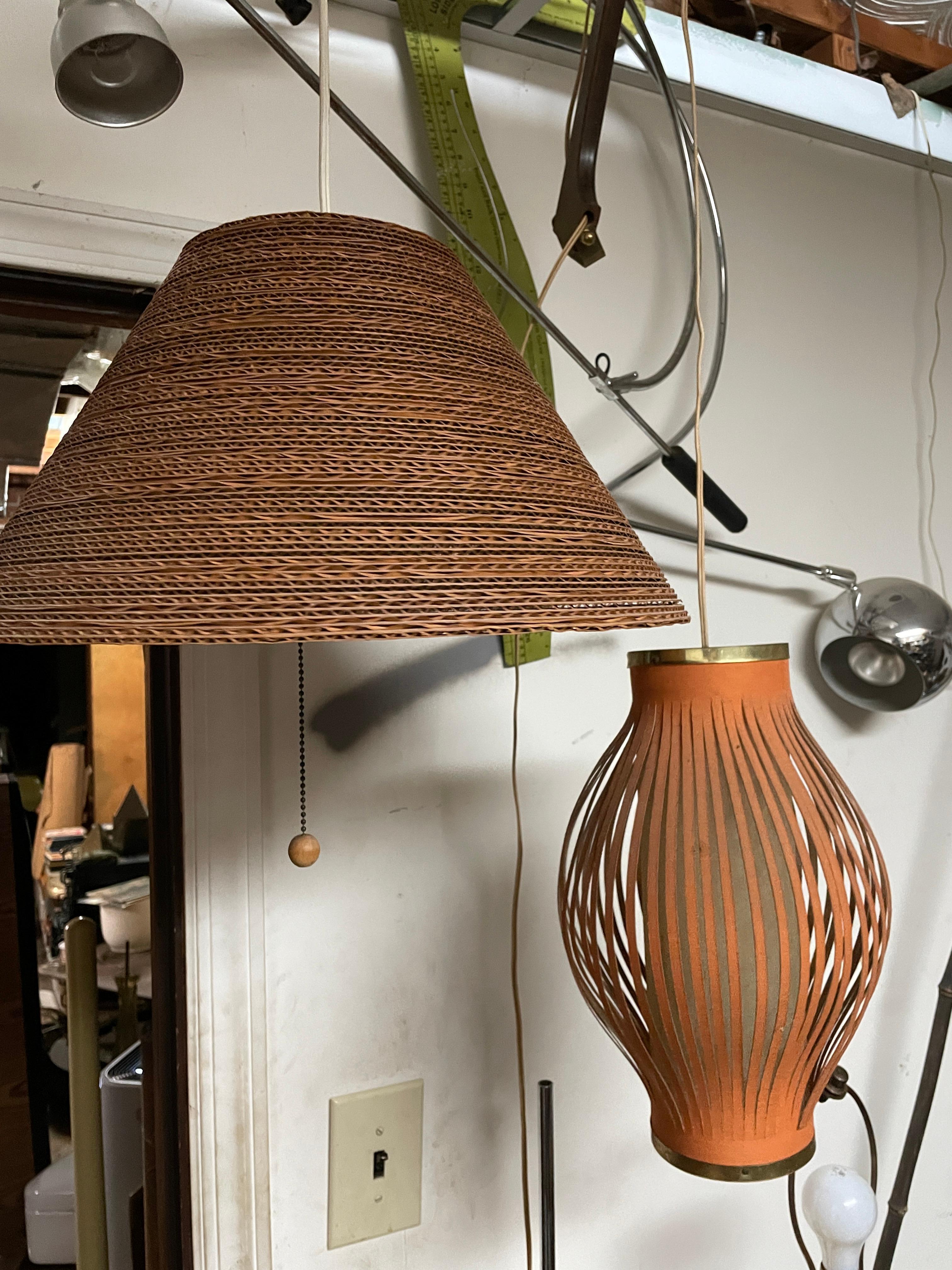 Gregory Van Pelt Cardboard Hanging Light Pendant Fixture Swag Lamp Vintage MCM en vente 4