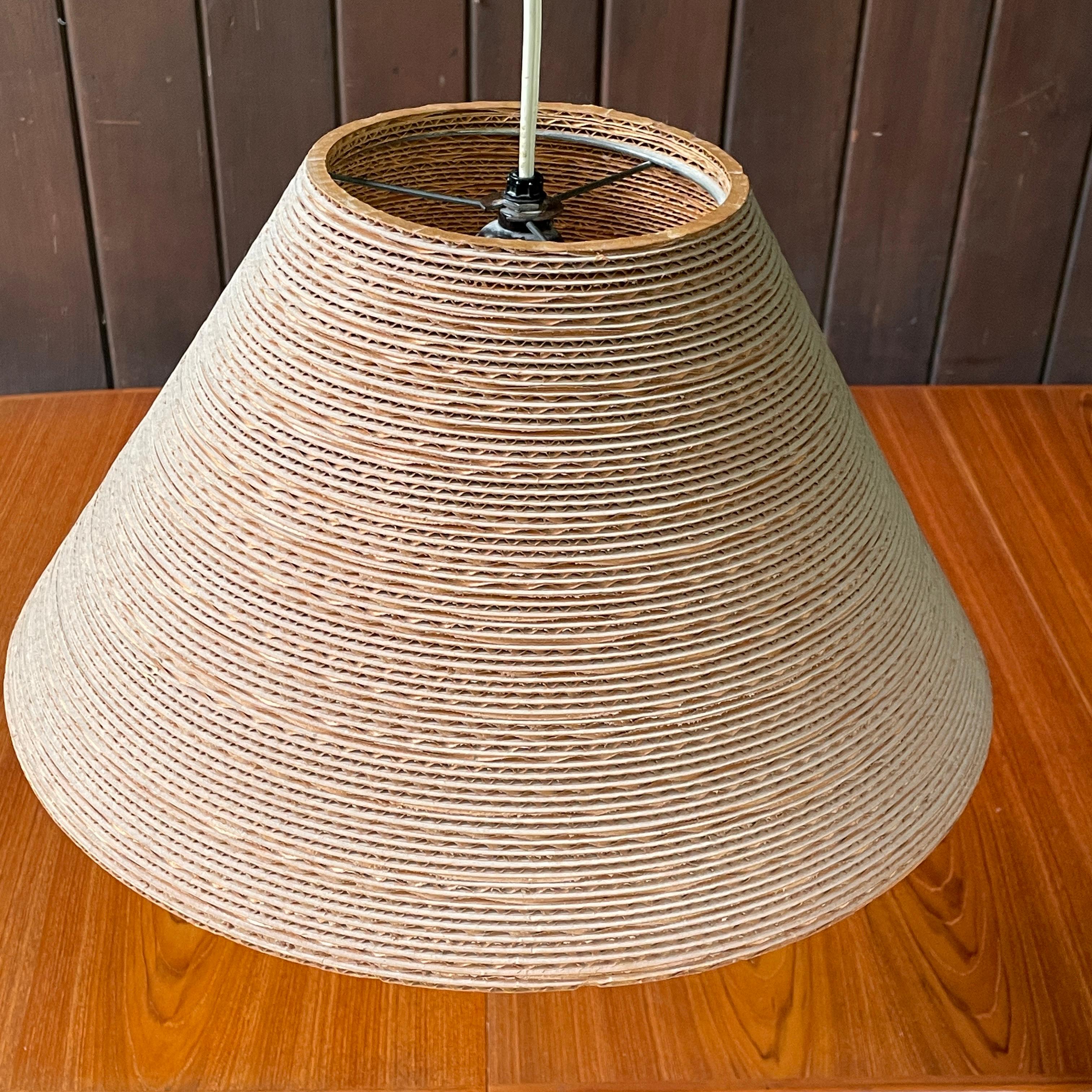 Postmoderne Gregory Van Pelt Cardboard Hanging Light Pendant Fixture Swag Lamp Vintage MCM en vente