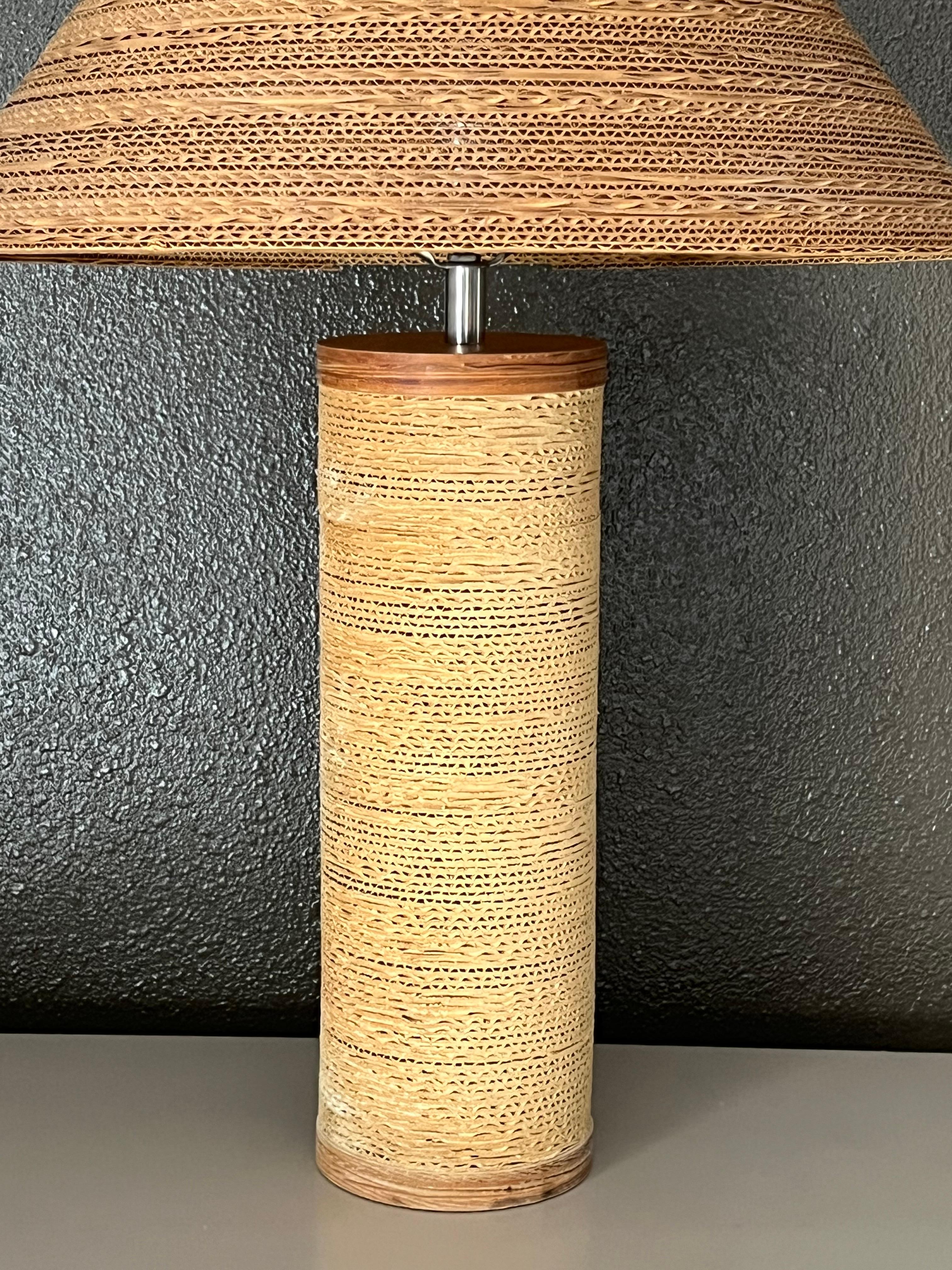 Mid-Century Modern Gregory Van Pelt Lampes en carton ondulé stratifié en vente