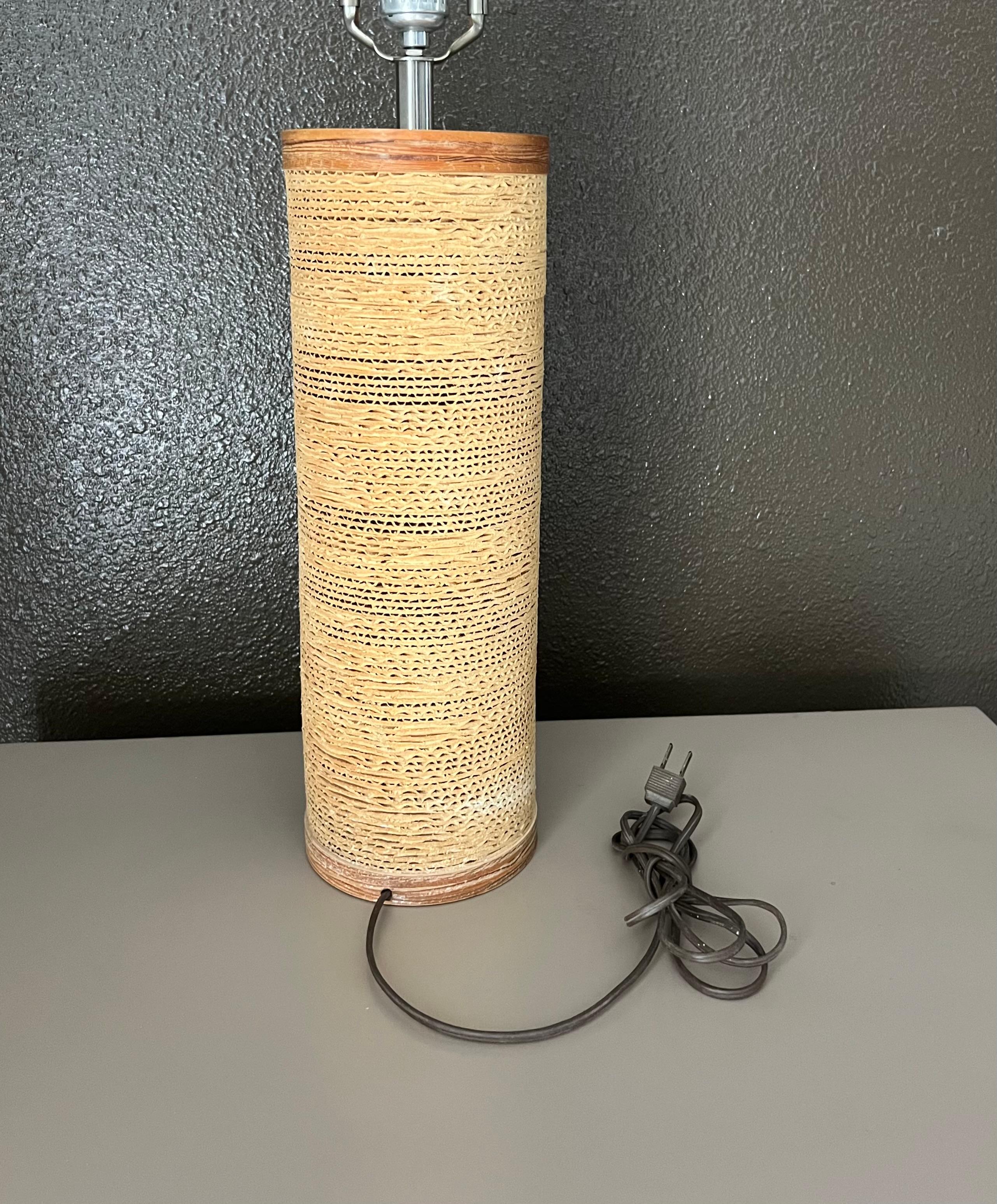 Américain Gregory Van Pelt Lampes en carton ondulé stratifié en vente