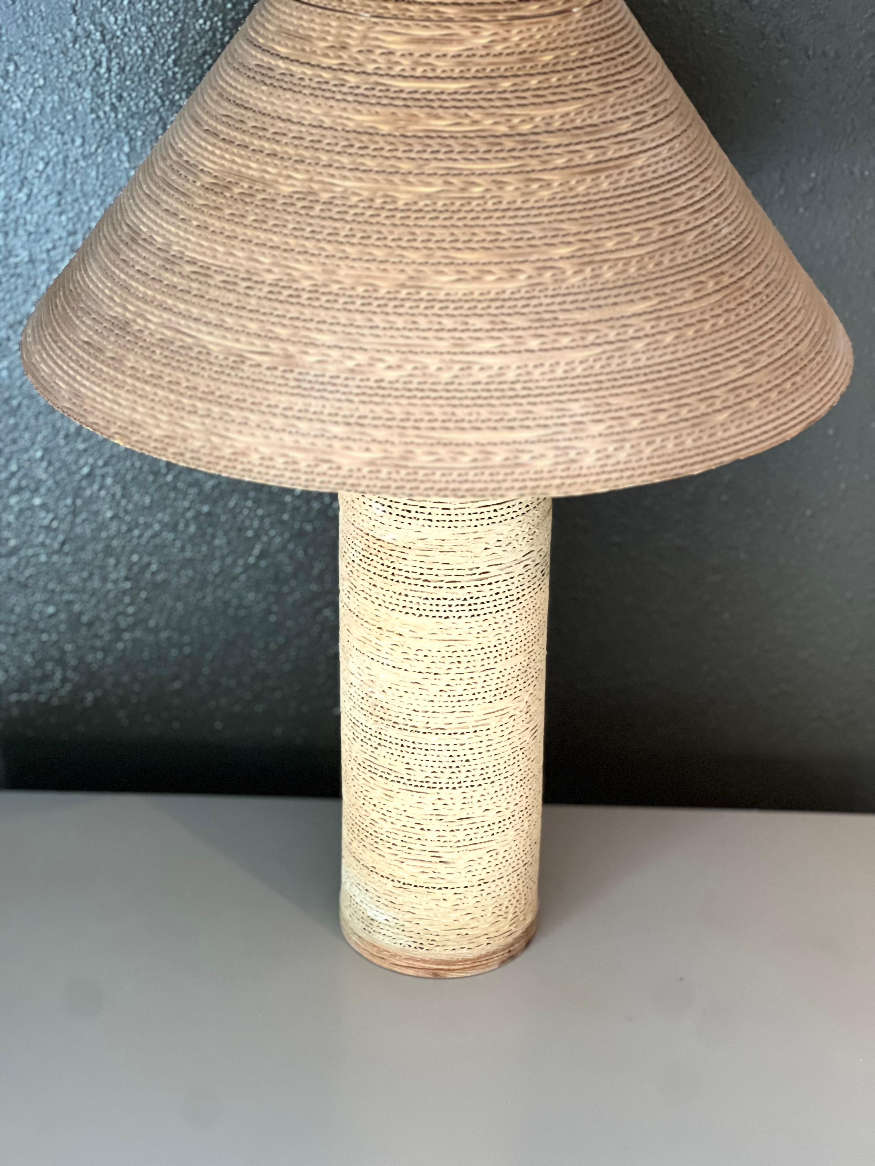 Fin du 20e siècle Gregory Van Pelt Lampes en carton ondulé stratifié en vente