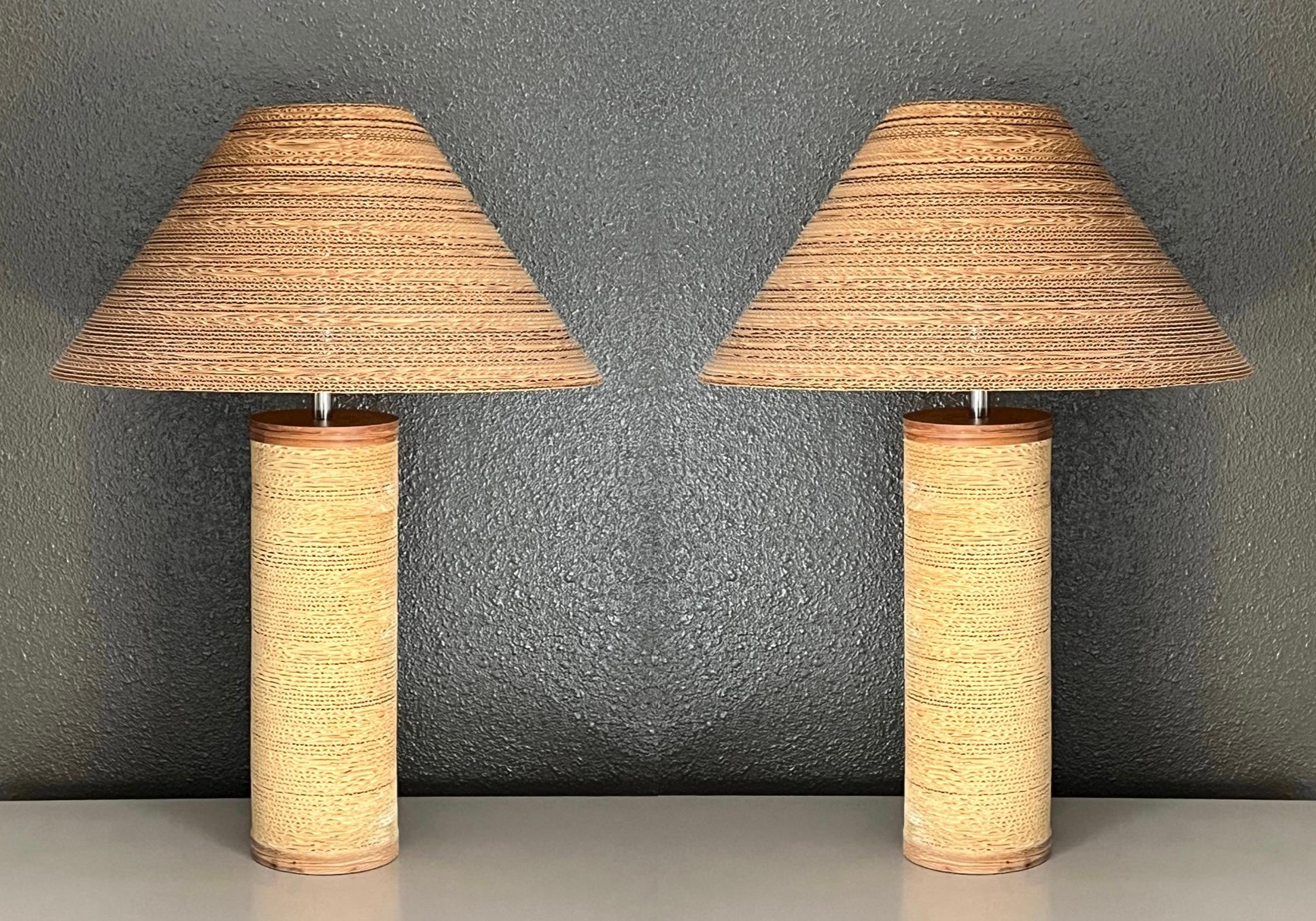 Chrome Gregory Van Pelt Lampes en carton ondulé stratifié en vente