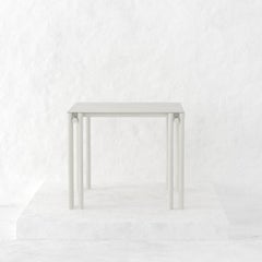 Greige Dolmen Quadratischer Esstisch