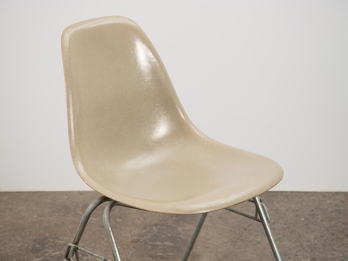 Molded Greige Light Grey Eames for Herman Miller Vintage 1960s Fiberglass Shell Chairs For Sale
