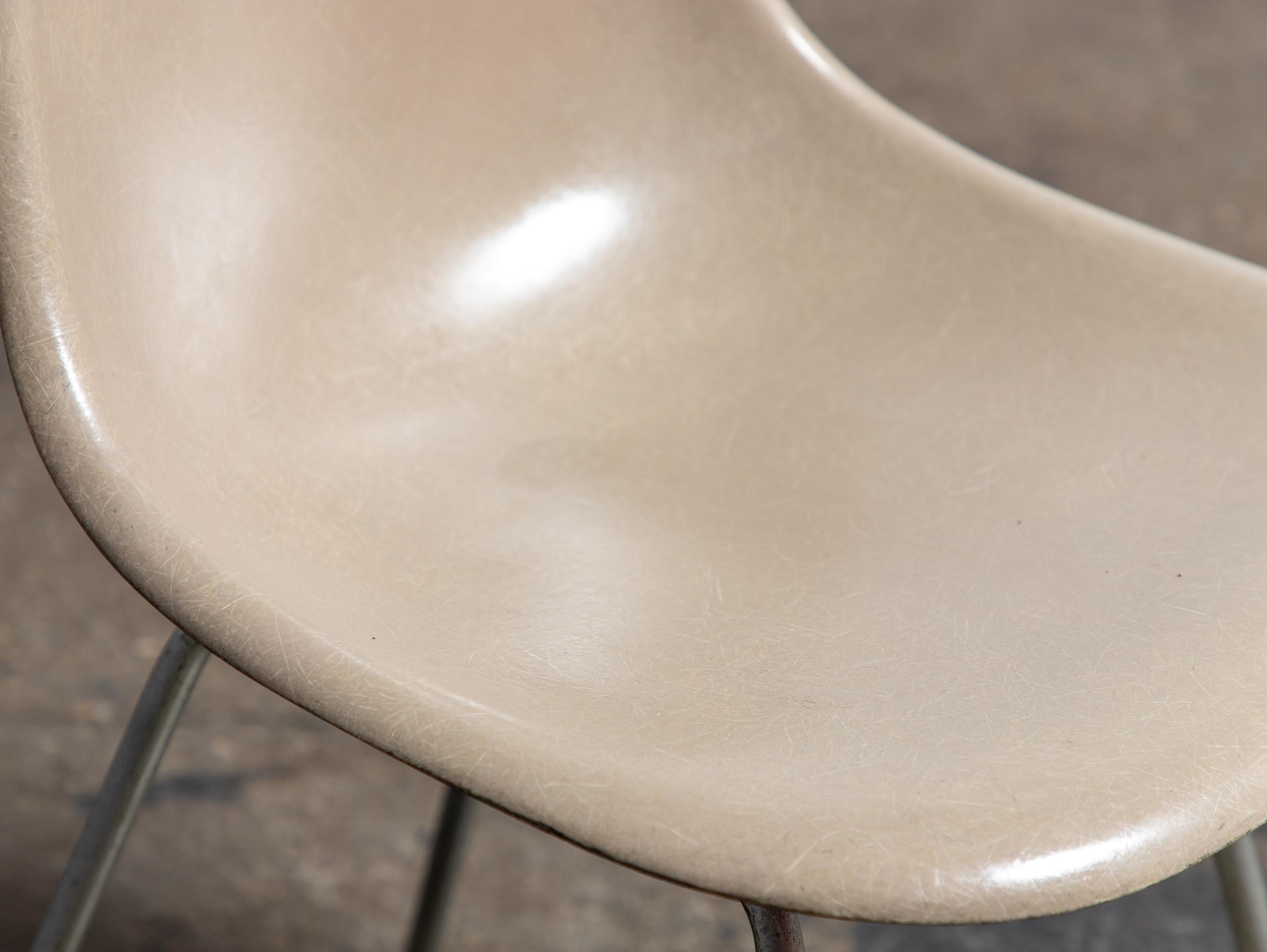 Mid-20th Century Greige Light Grey Eames for Herman Miller Vintage 1960s Fiberglass Shell Chairs For Sale