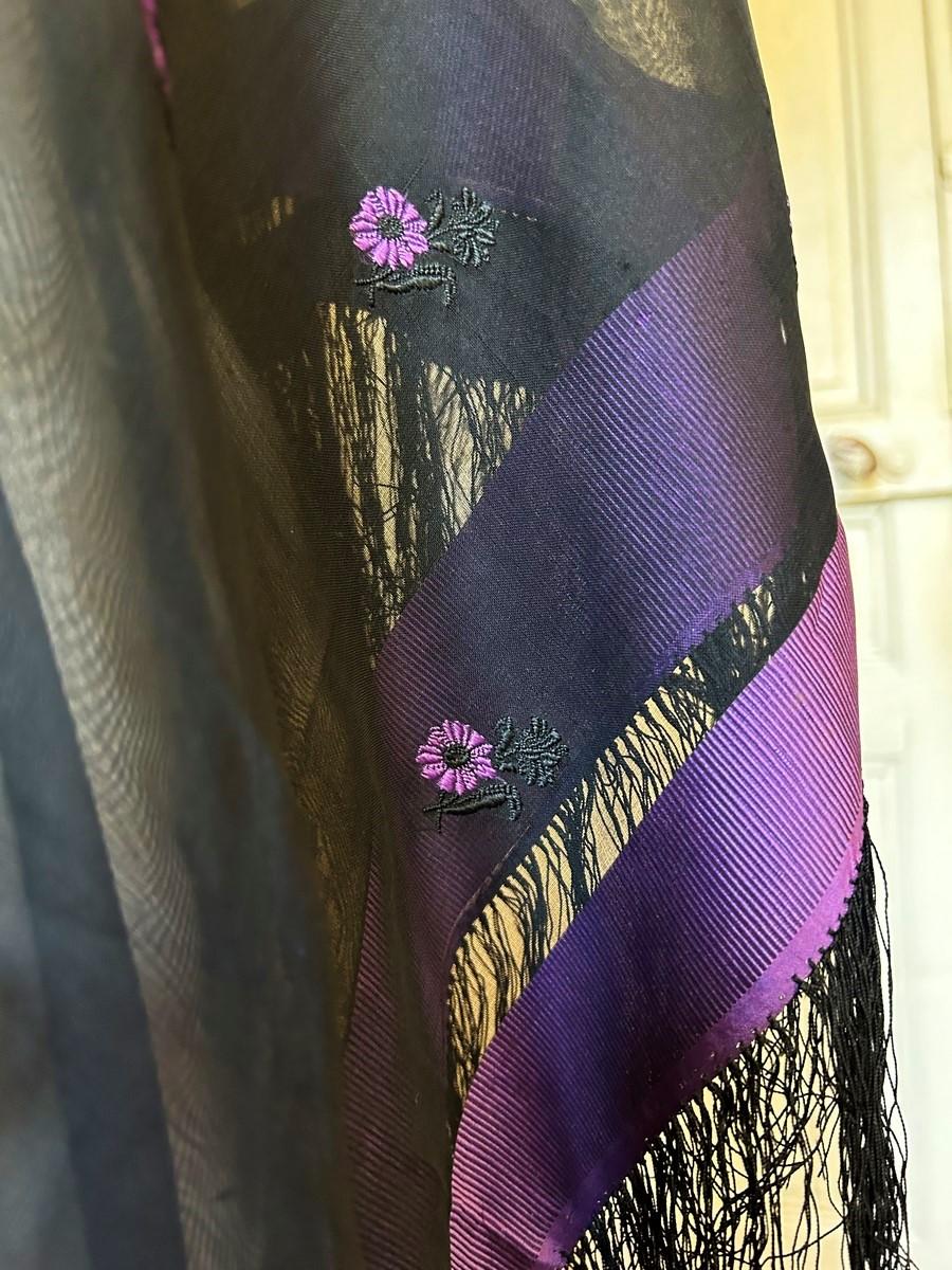 Grenadine silk shawl with brocaded purplish flowers - France Circa 1860 6