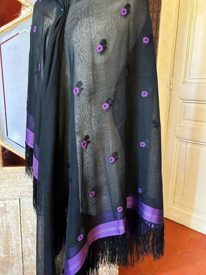 Grenadine silk shawl with brocaded purplish flowers - France Circa 1860 8