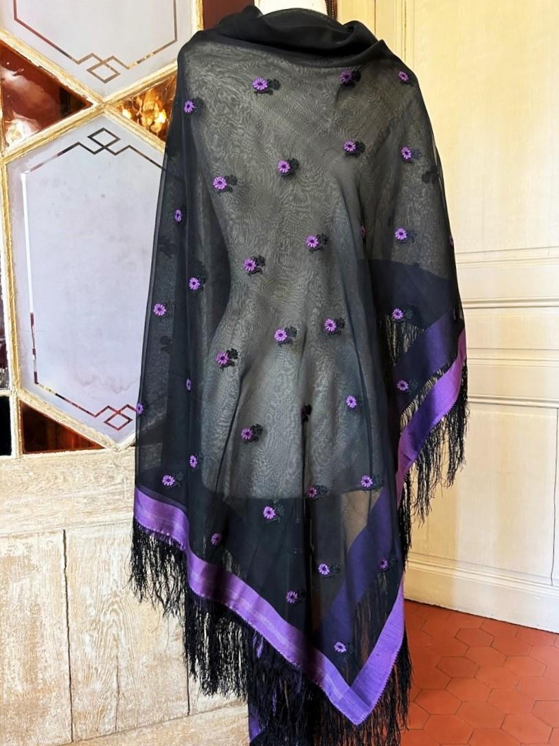 Grenadine silk shawl with brocaded purplish flowers - France Circa 1860 2
