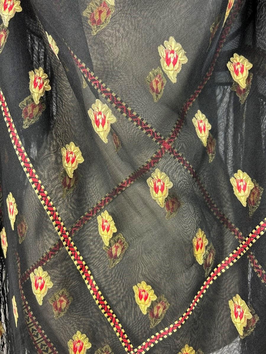  Châle en soie grenadine avec bordures brochées rouge et or - France Circa 1860 Pour femmes 