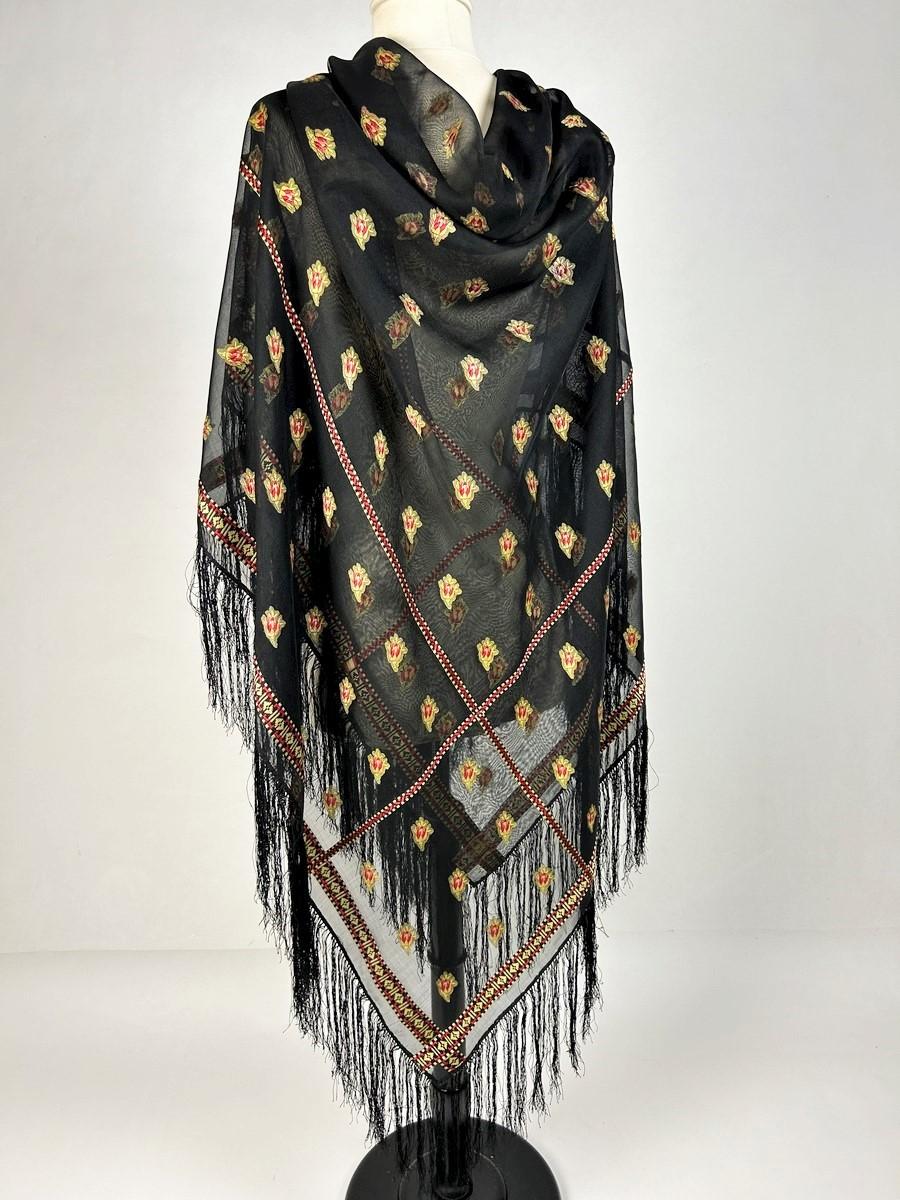 Grenadine silk shawl with red and gold brocaded borders - France Circa 1860 1