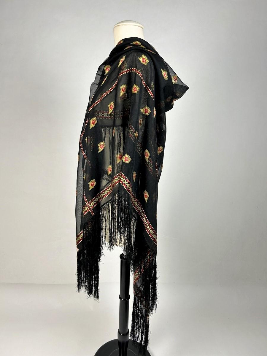 Grenadine silk shawl with red and gold brocaded borders - France Circa 1860 For Sale 3