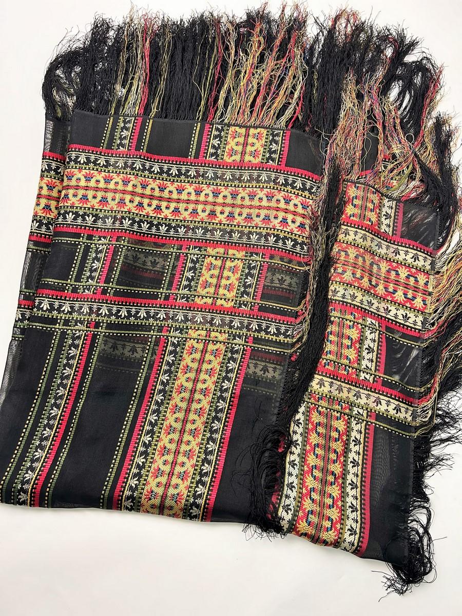 Scialle di seta granata con disegno broccato reversibile - Francia Circa 1860 in vendita 7