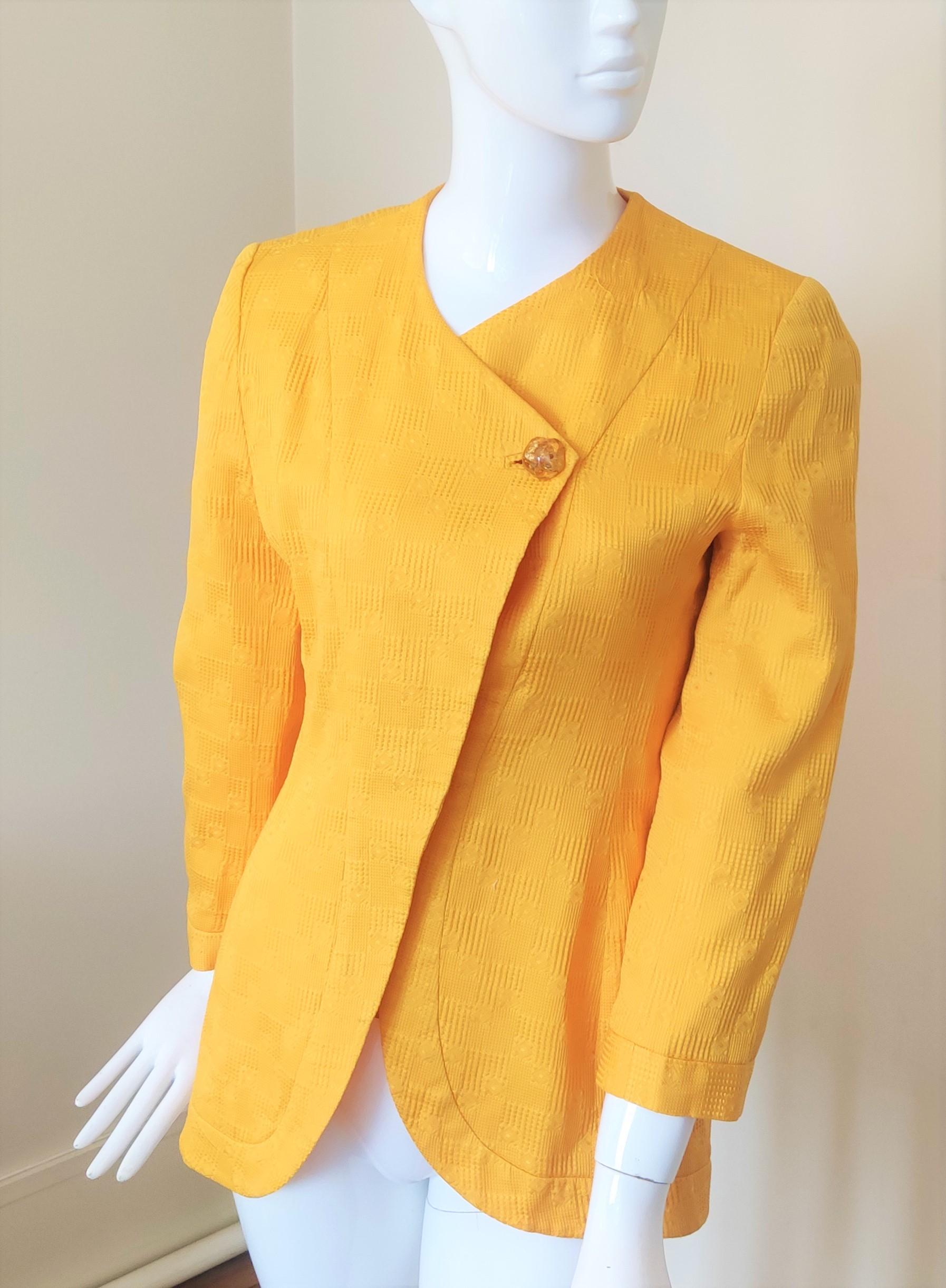Gres Madame Paris Vintage Elegant Evening Yellow Amber Large Blazer Jacket For Sale 4
