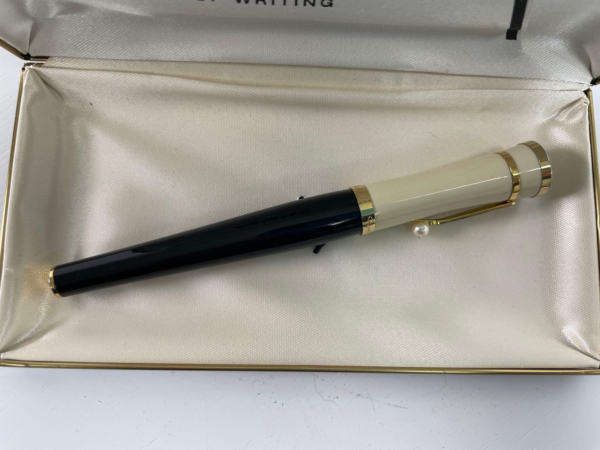 Greta Garbo Limited Edition Mont Blanc Ballpoint Pen with Pearl For Sale 1