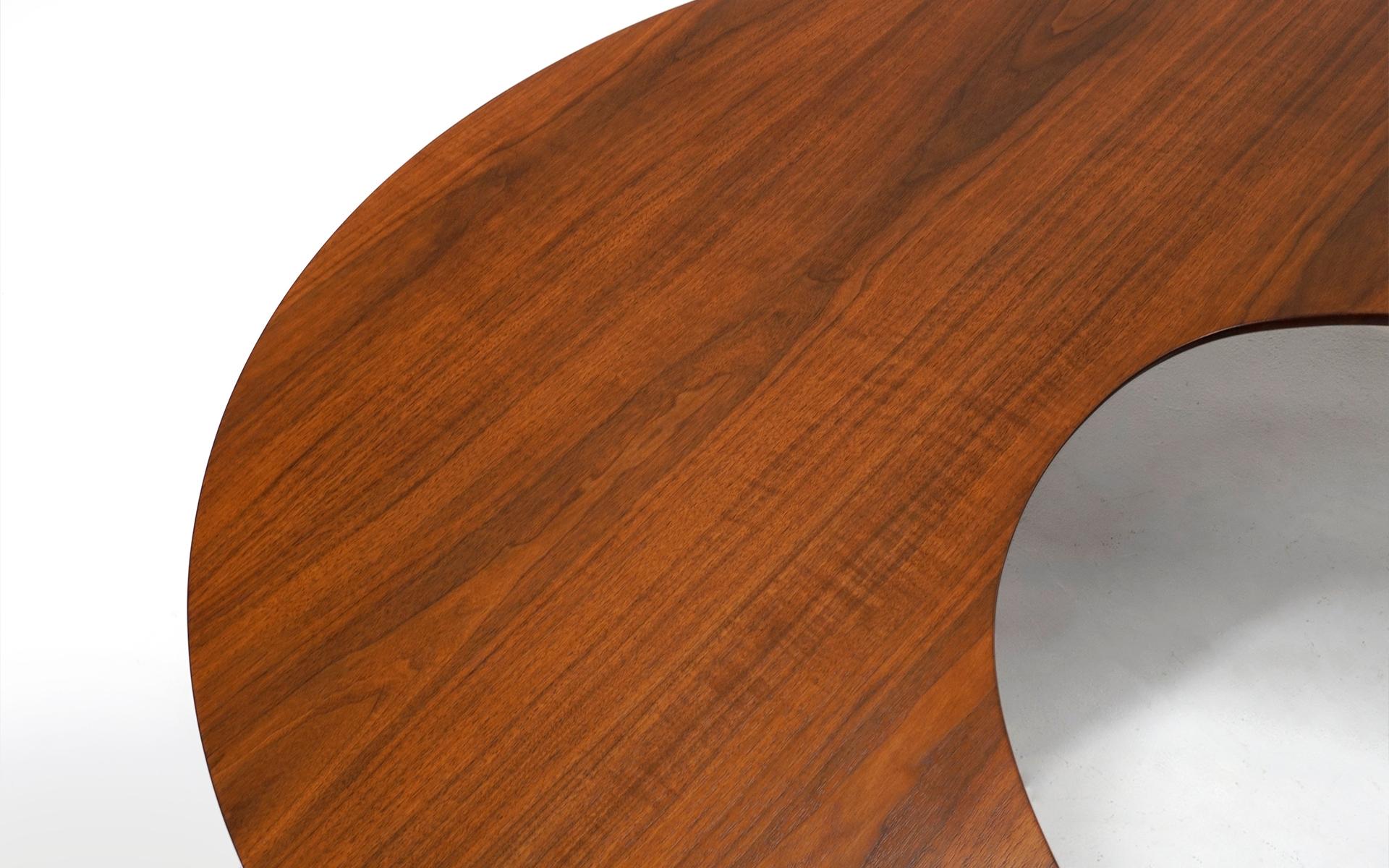 North American Greta Grossman Boomerang Coffee Table, Walnut, 1950s, Rare, Excellent Condition