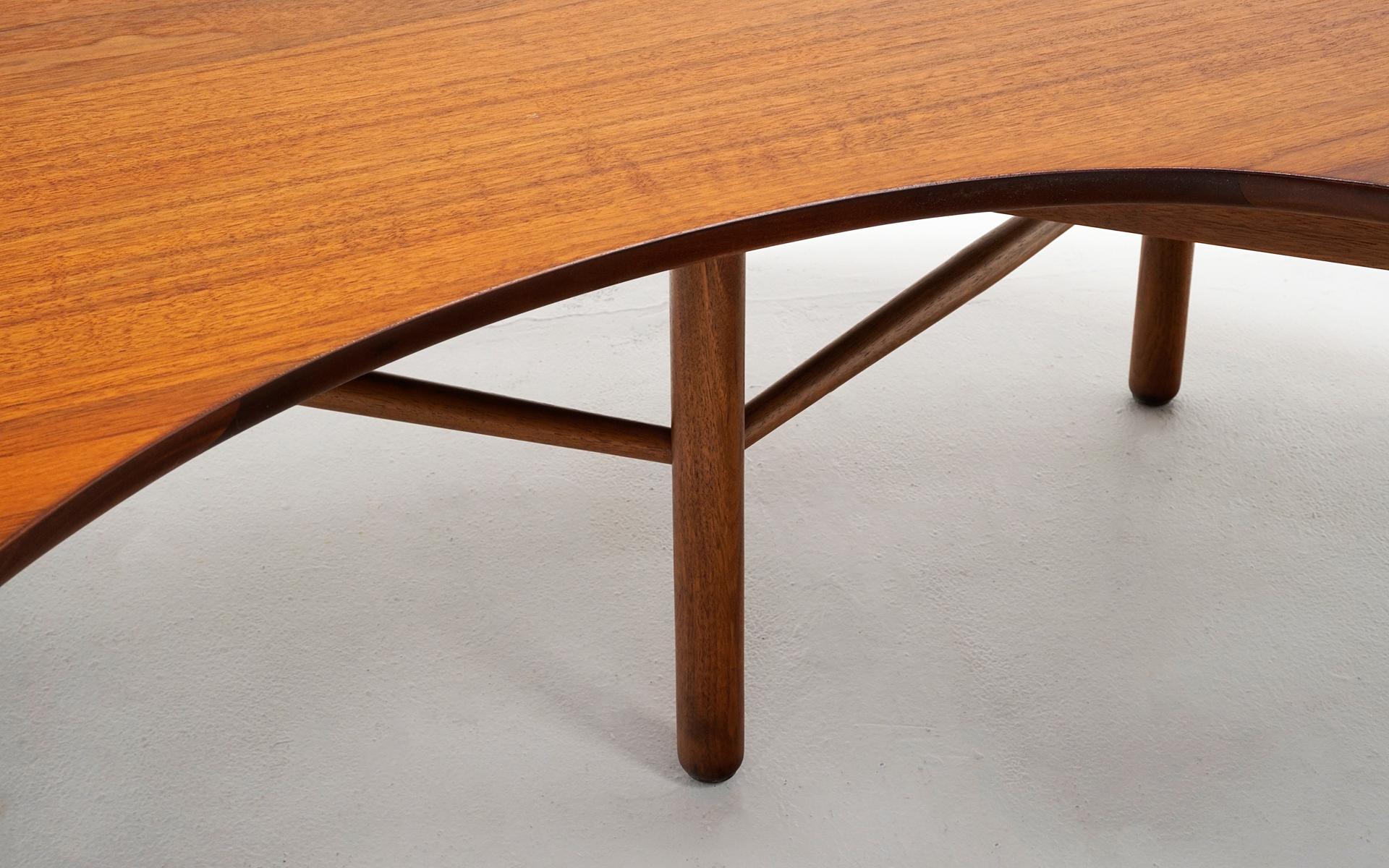 Greta Grossman Boomerang Coffee Table, Walnut, 1950s, Rare, Excellent Condition In Excellent Condition In Kansas City, MO