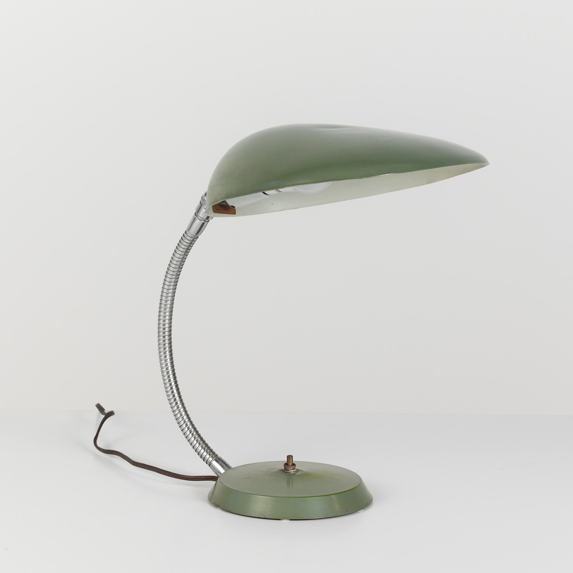 Cobra-Tischlampe von Greta Grossman für Ralph O. Smith (Mitte des 20. Jahrhunderts) im Angebot