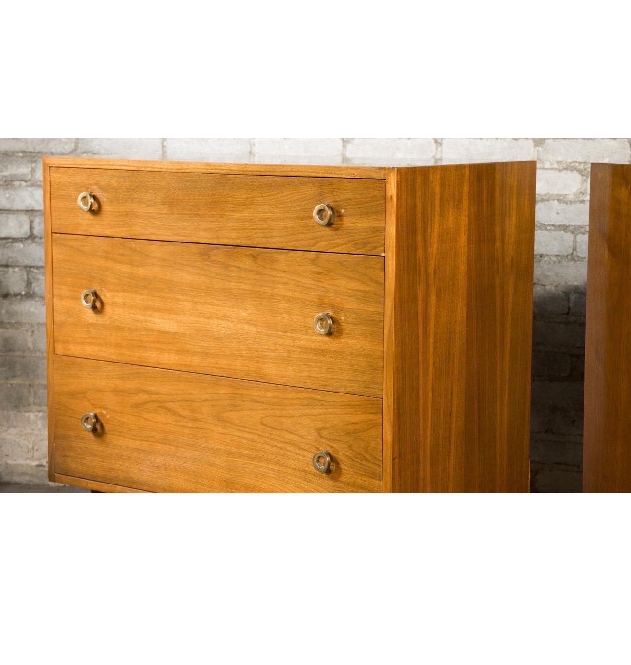 Greta Grossman for Glenn of California Walnut Chests Dressers 1950s, a Pair In Good Condition In West Hartford, CT