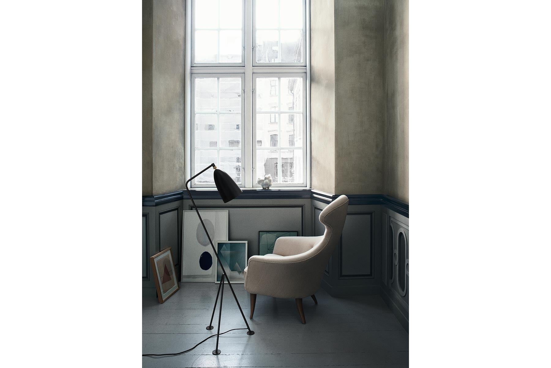 Stehlampe „Grashüpfer“ von Greta Grossman, weißer, glänzender Alabaster (Skandinavische Moderne) im Angebot
