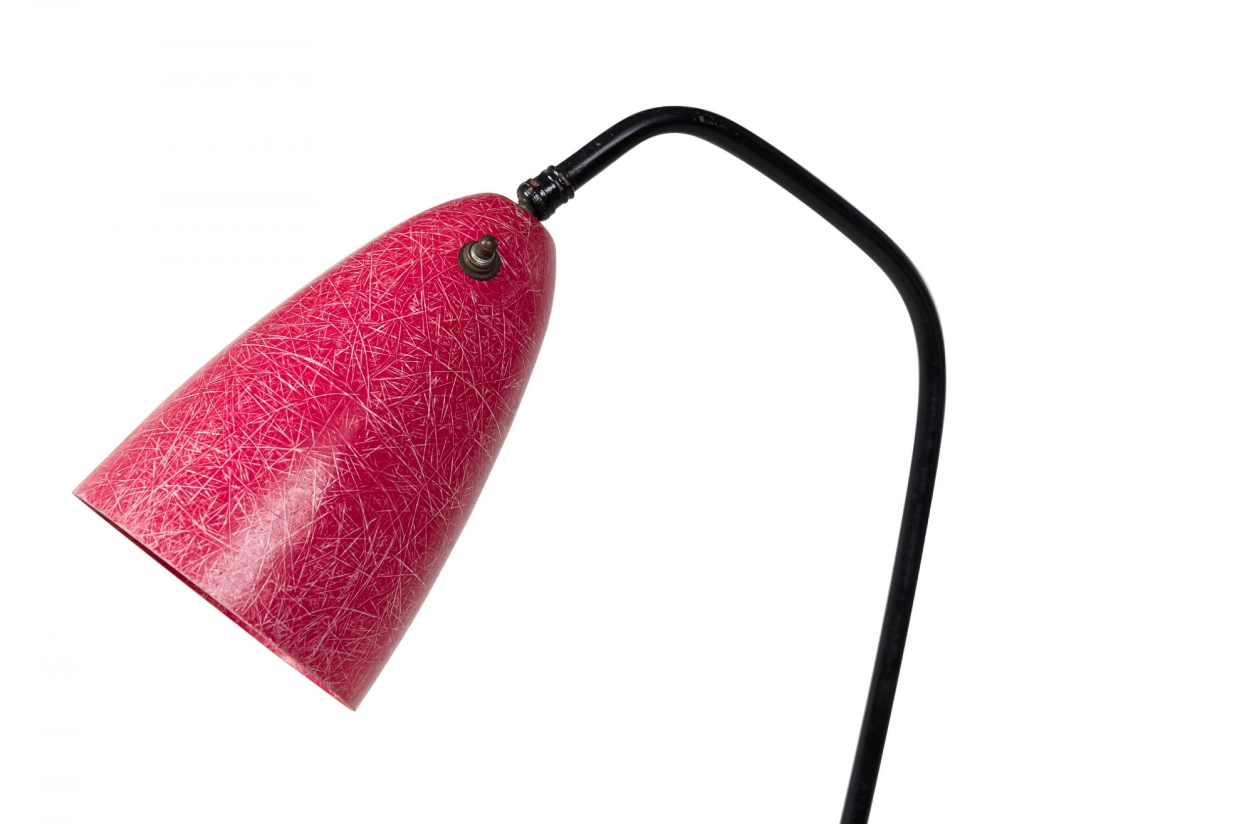 Greta Grossman Amerikanische Grashüpfer Stehlampe aus der Jahrhundertmitte Rot im Angebot 2