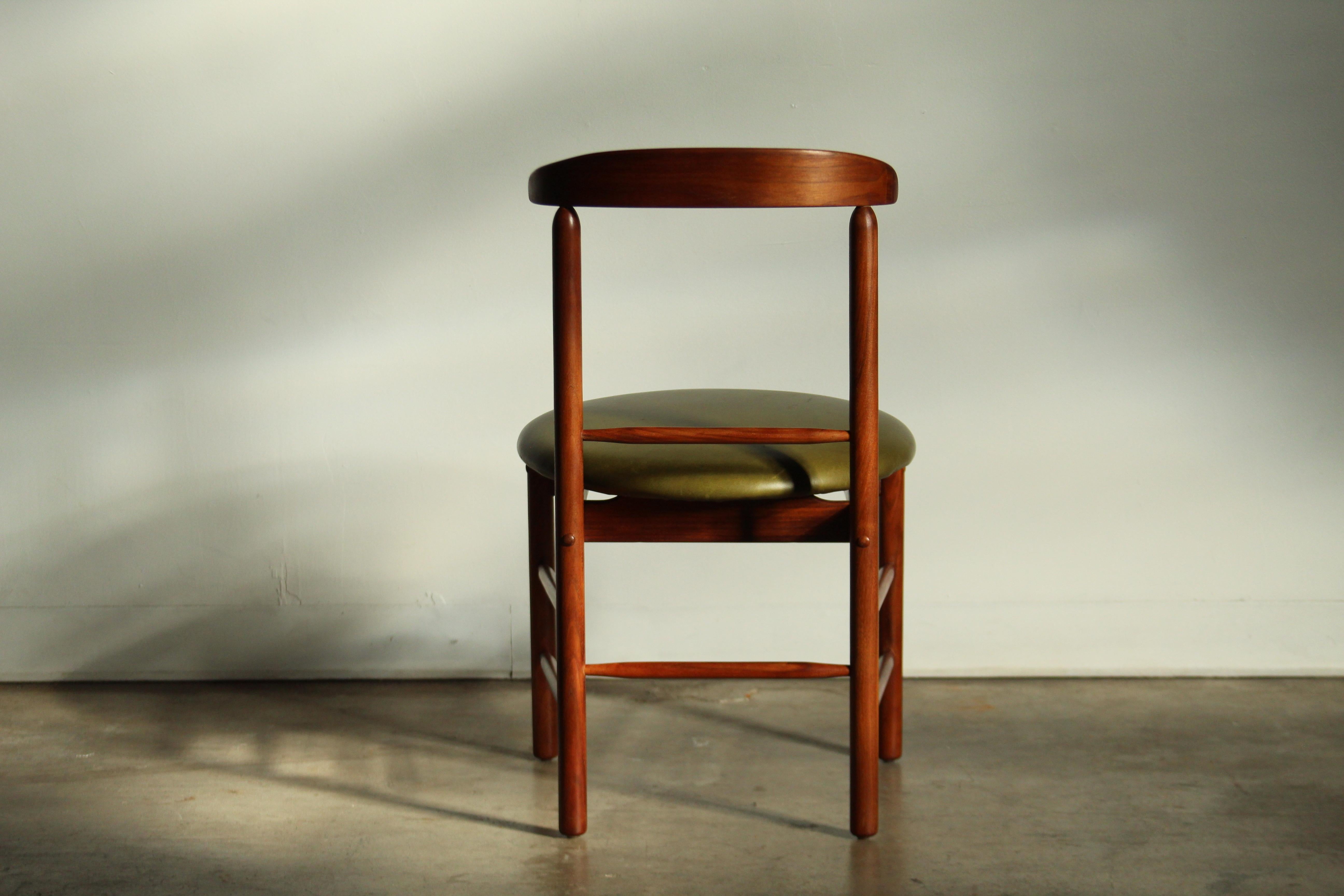 Greta Grossman Walnut and Leather Dining Chairs for Glenn of California, 1950s 5