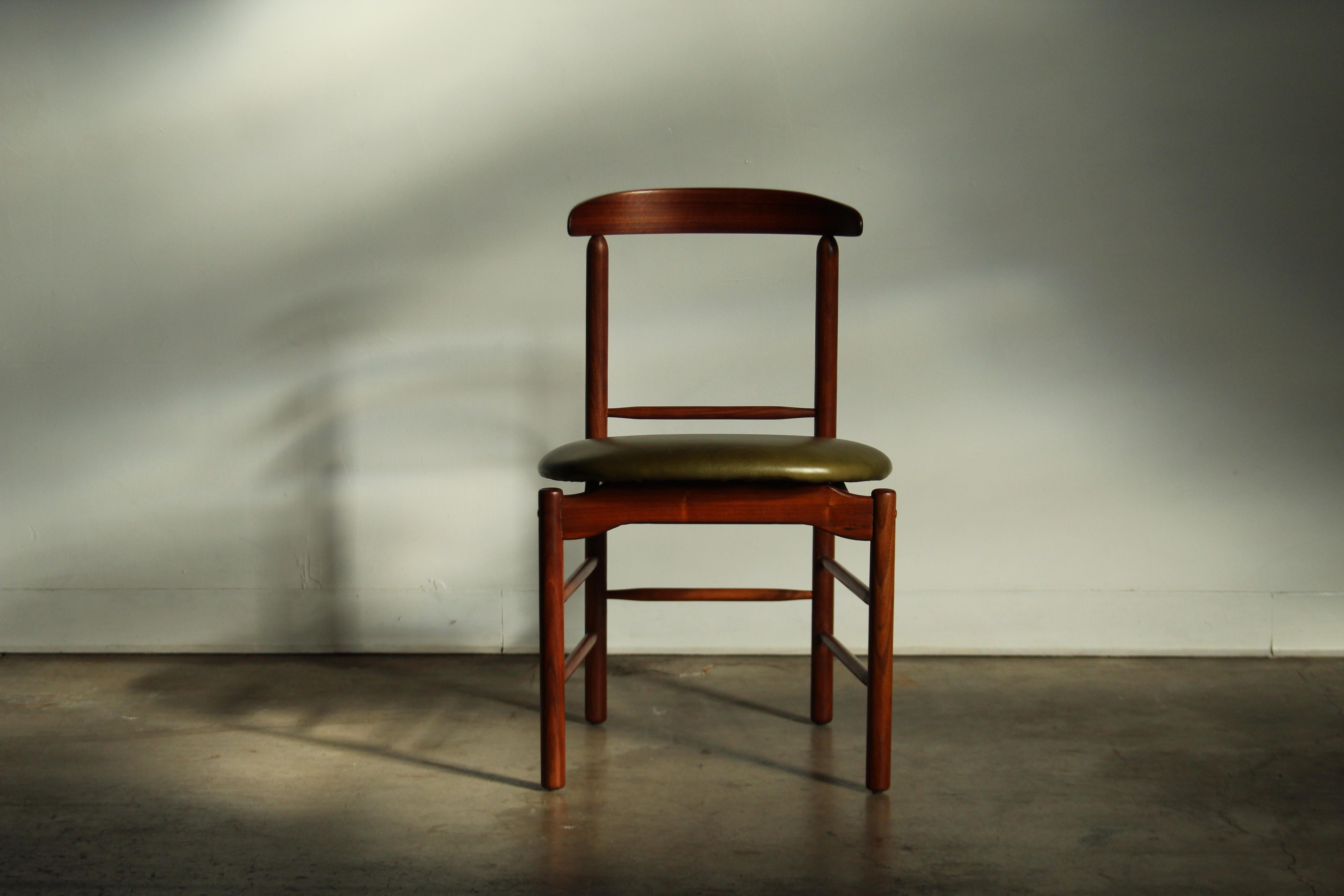 Greta Grossman Walnut and Leather Dining Chairs for Glenn of California, 1950s 2