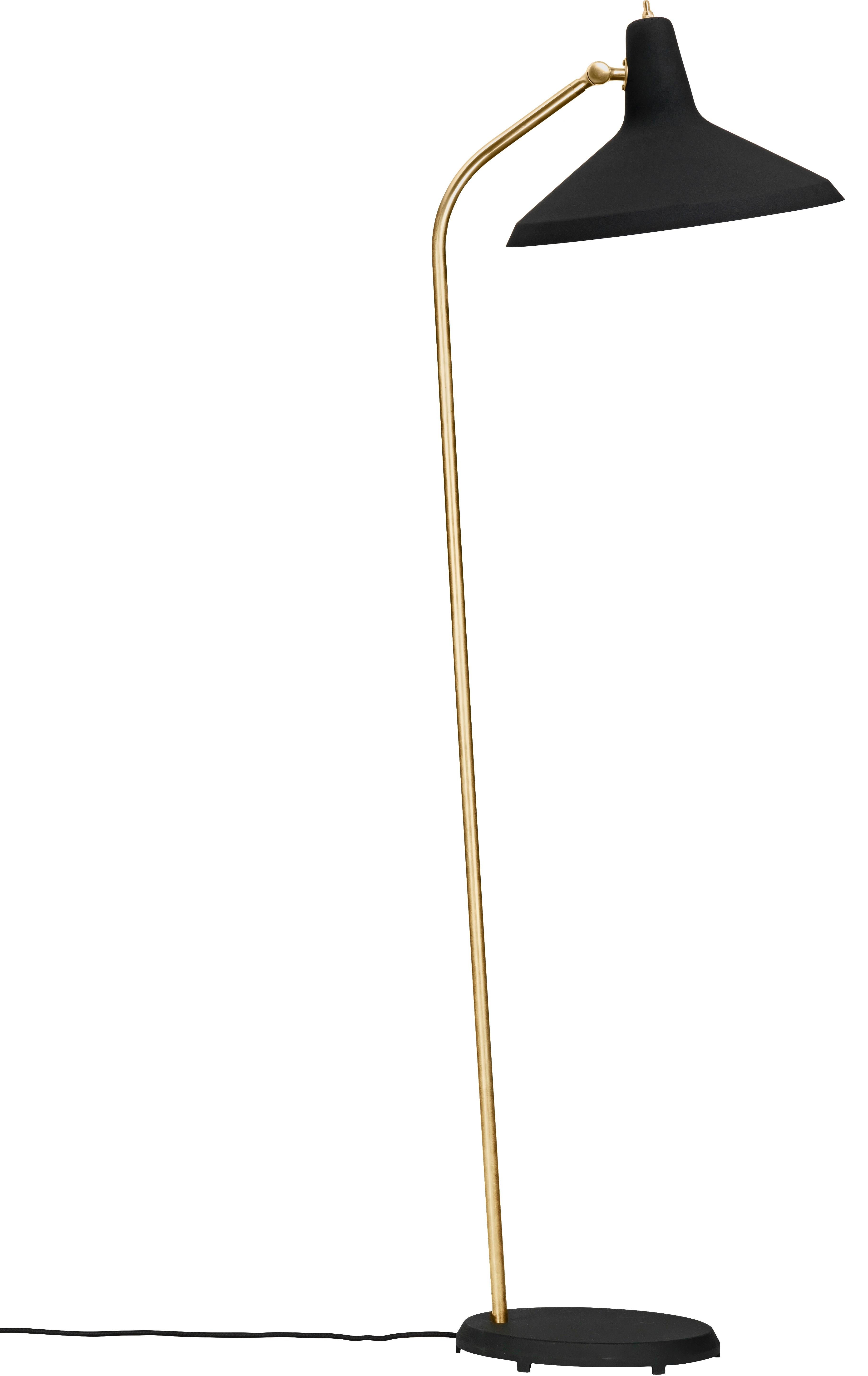 La Lámpara de pie G-10, diseñada en 1950 por el icono Greta M. Grossman, es otro de sus diseños por descubrir. La lámpara se caracteriza por su característica pantalla, que proporciona al espacio una luz agradable, así como por su superficie rugosa