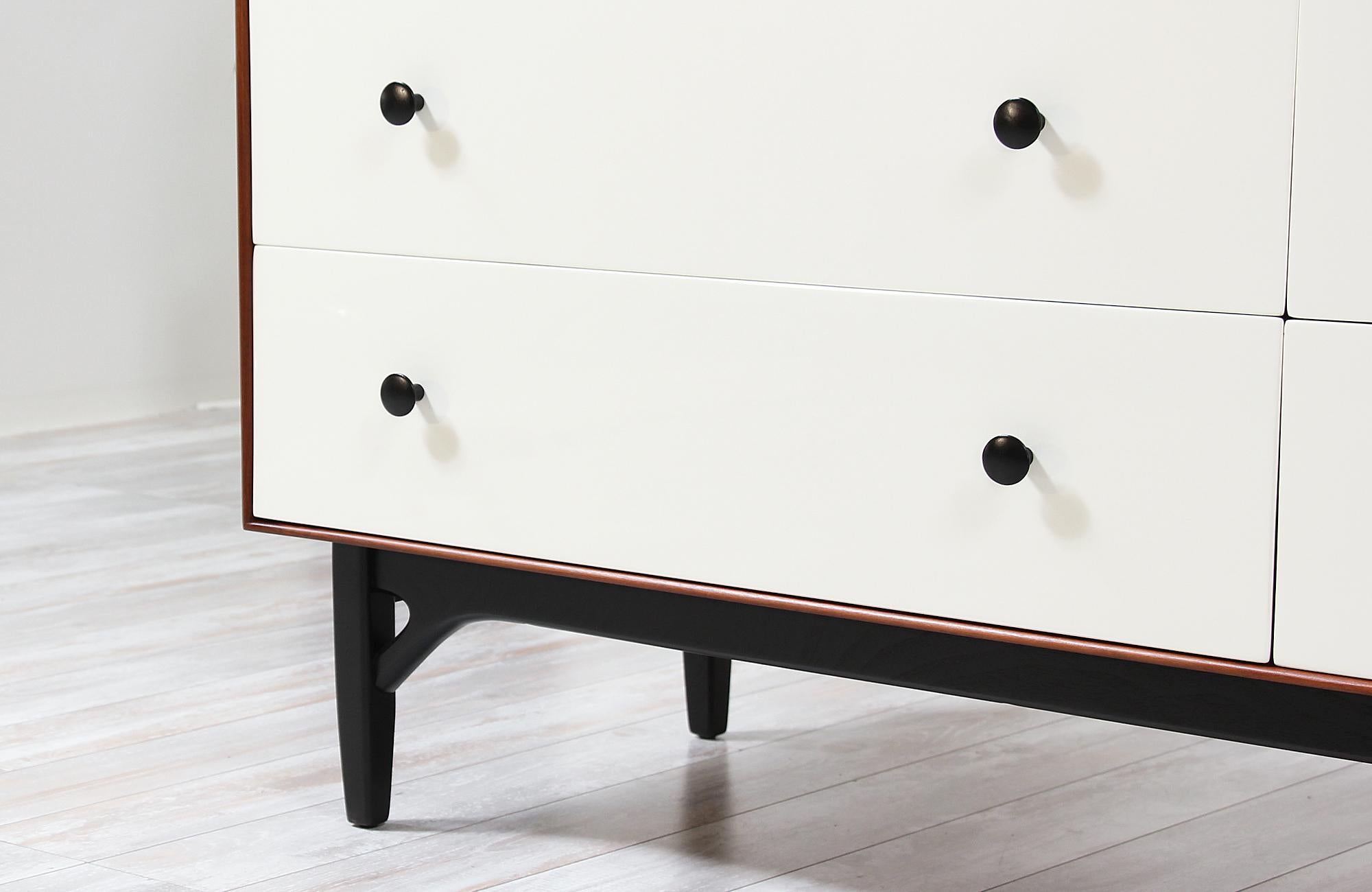 Greta M. Grossman Two-Tone Lacquered Dresser for Glenn of California 5