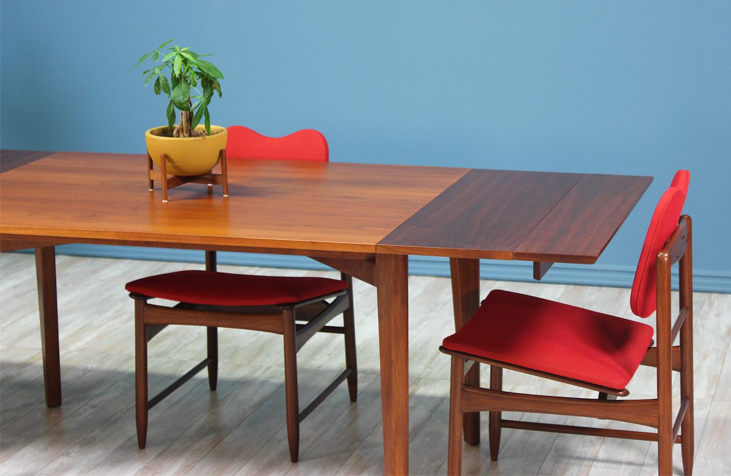 Mid-20th Century Greta M. Grossman Walnut Dining Table for Glenn of California