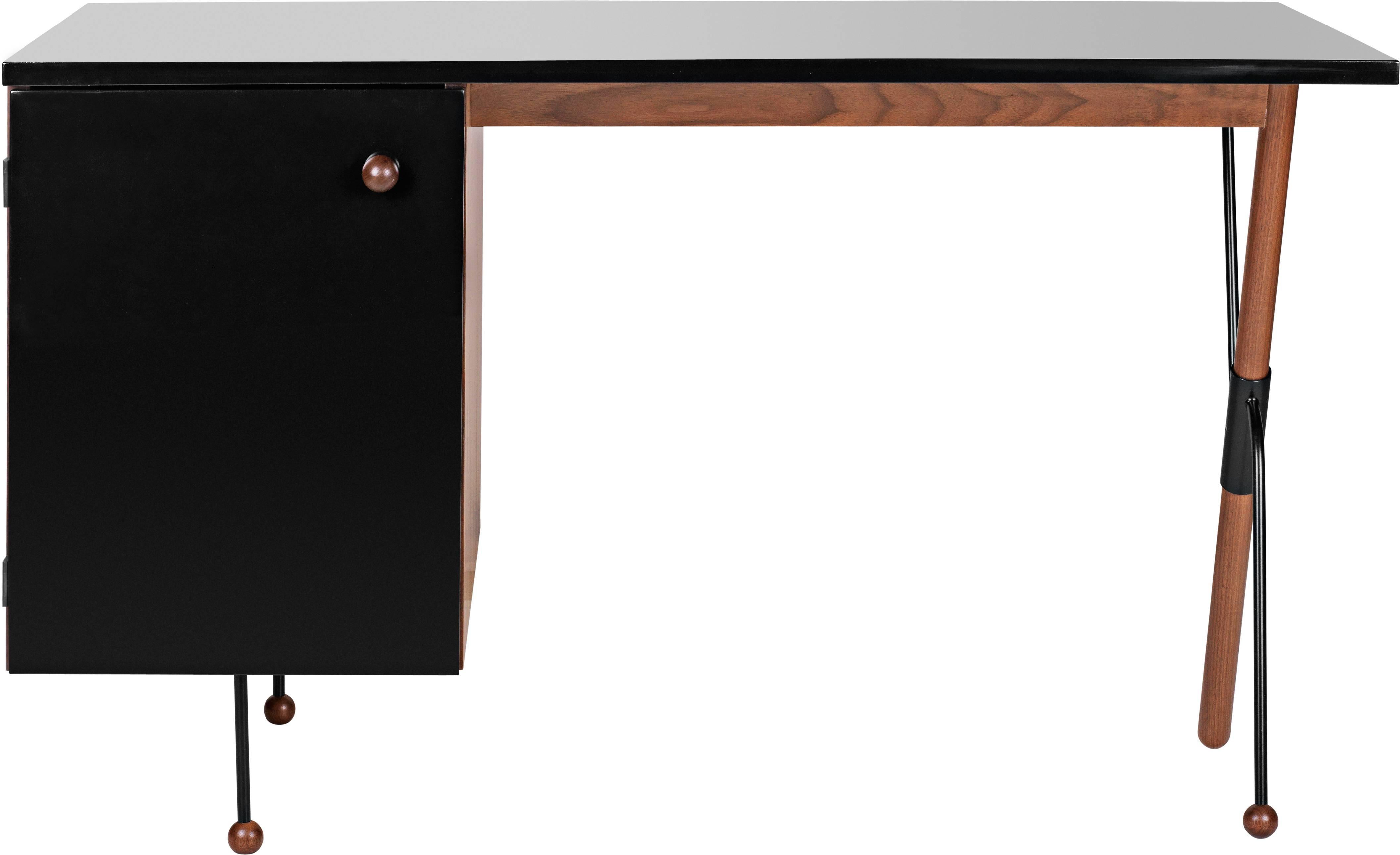 Contemporary Greta Magnusson Grossman Series 62 Desk For Sale