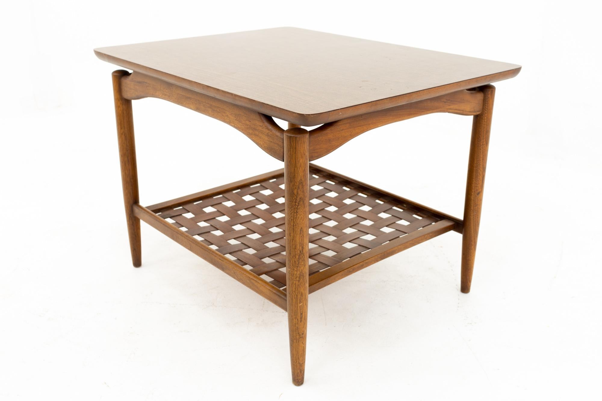 Grete Magnusson Grossman Style MCM Walnut and Formica Top Side End Tables, Pair In Good Condition In Countryside, IL